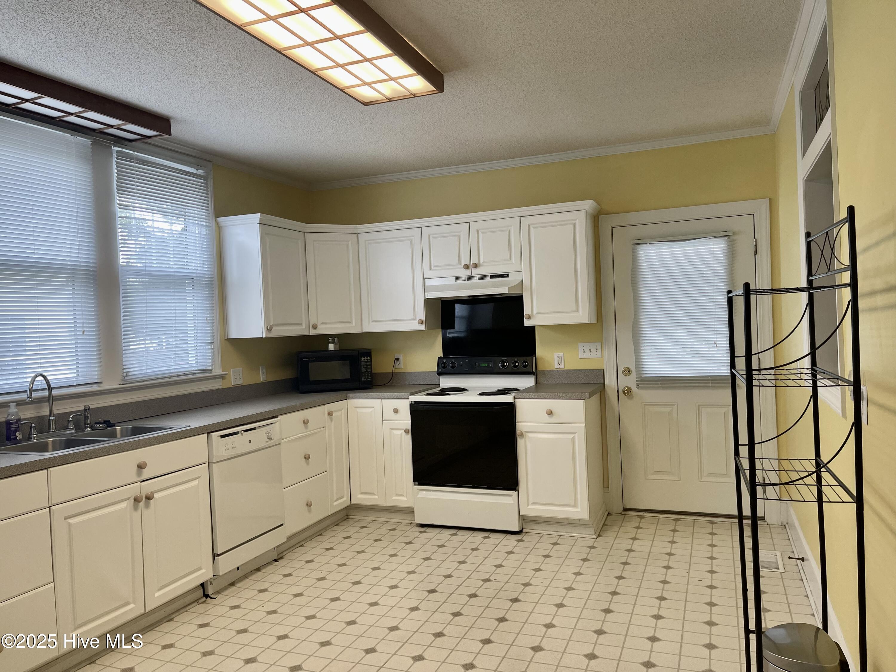 106 E Church Street Property Photo 12