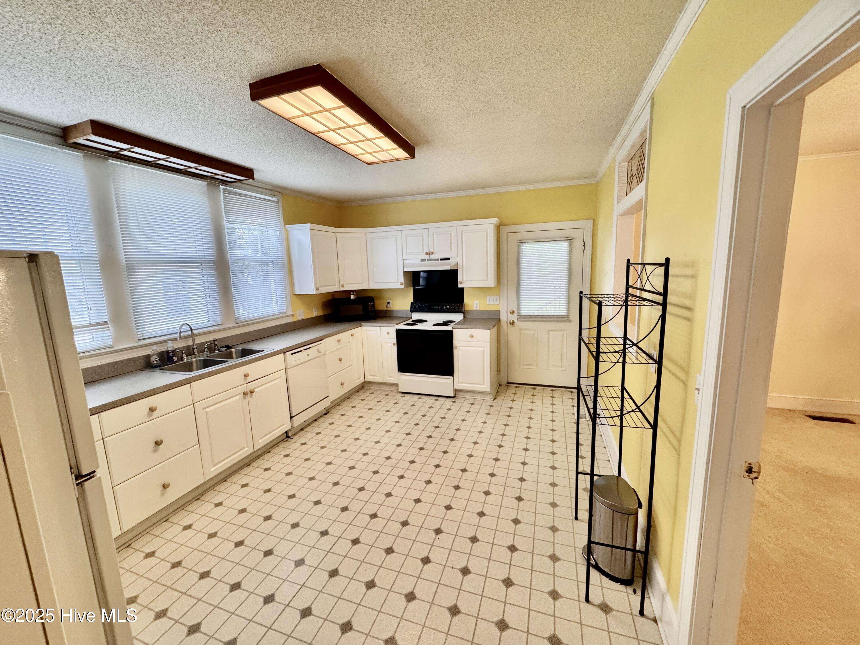 106 E Church Street Property Photo 13