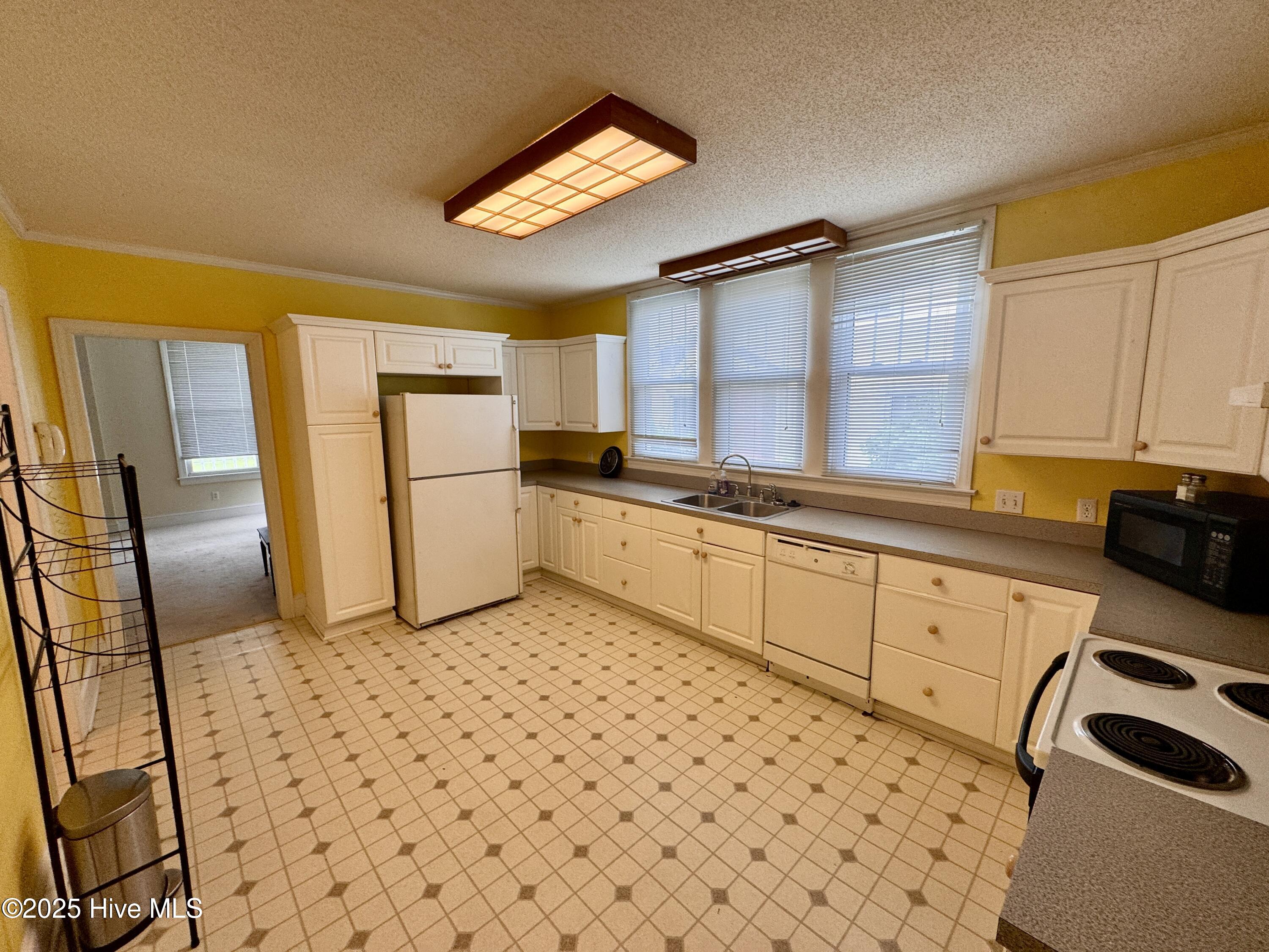 106 E Church Street Property Photo 14