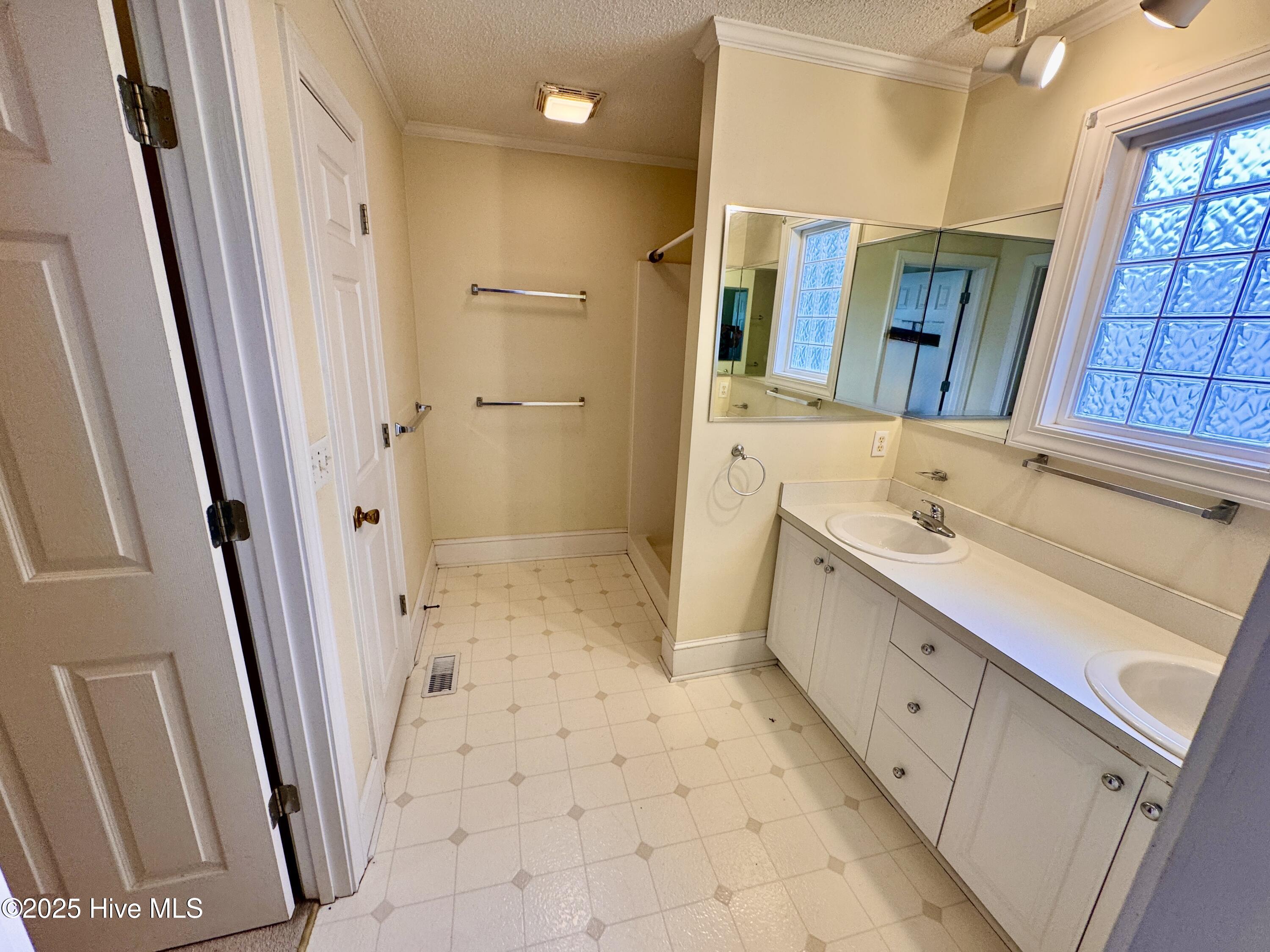 106 E Church Street Property Photo 23