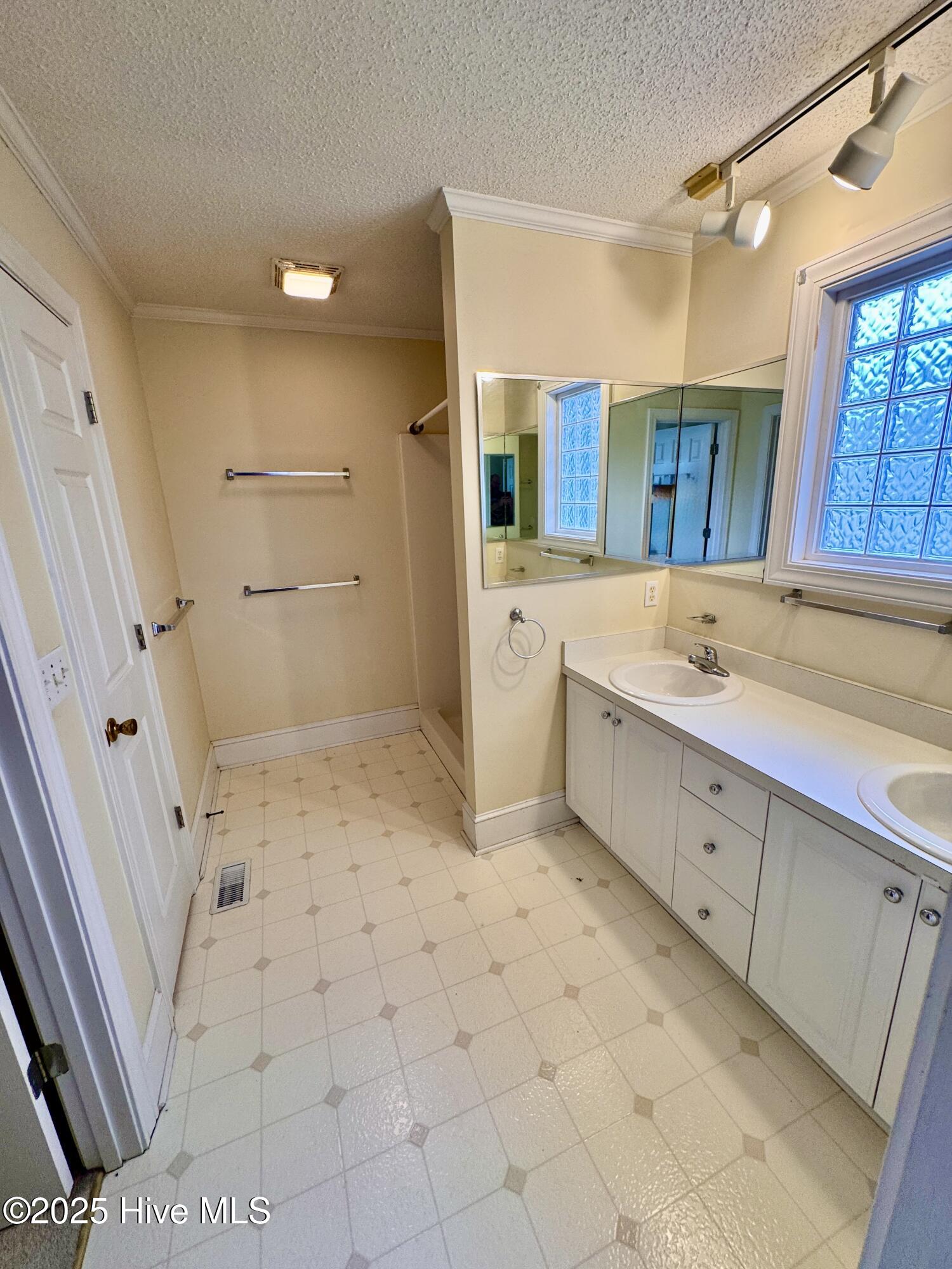 106 E Church Street Property Photo 24