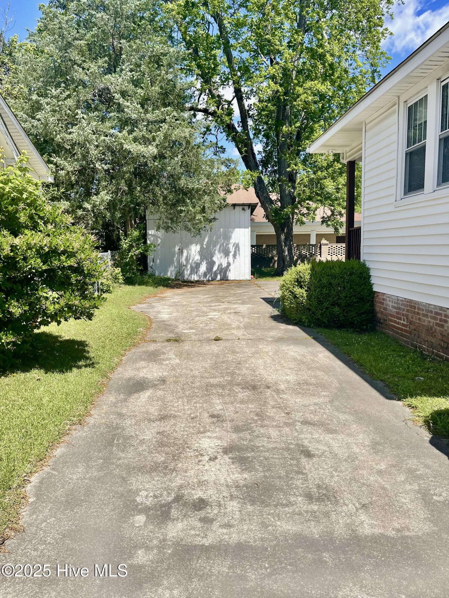 106 E Church Street Property Photo 31