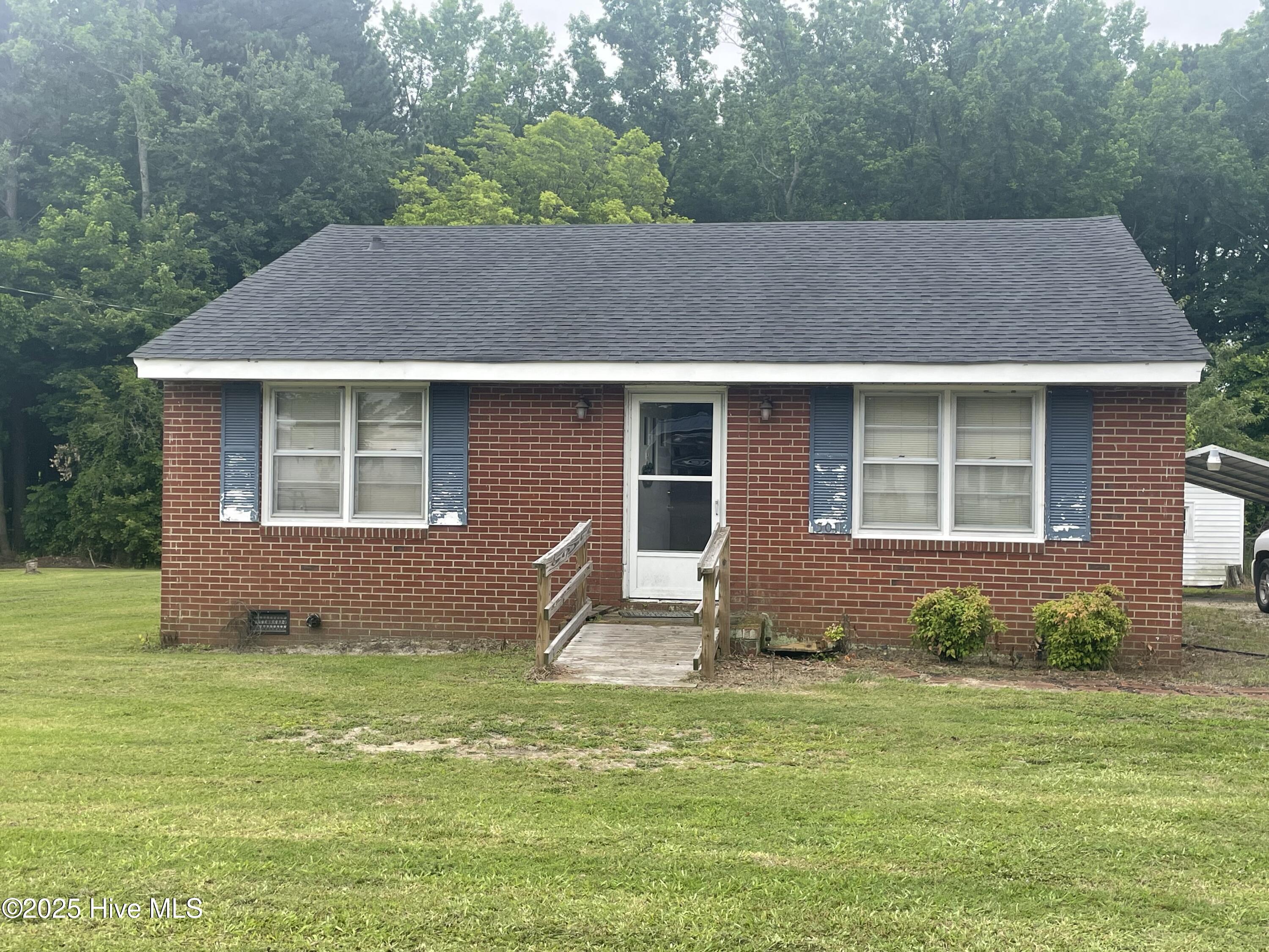5011 Community Grocery Road Property Photo 1
