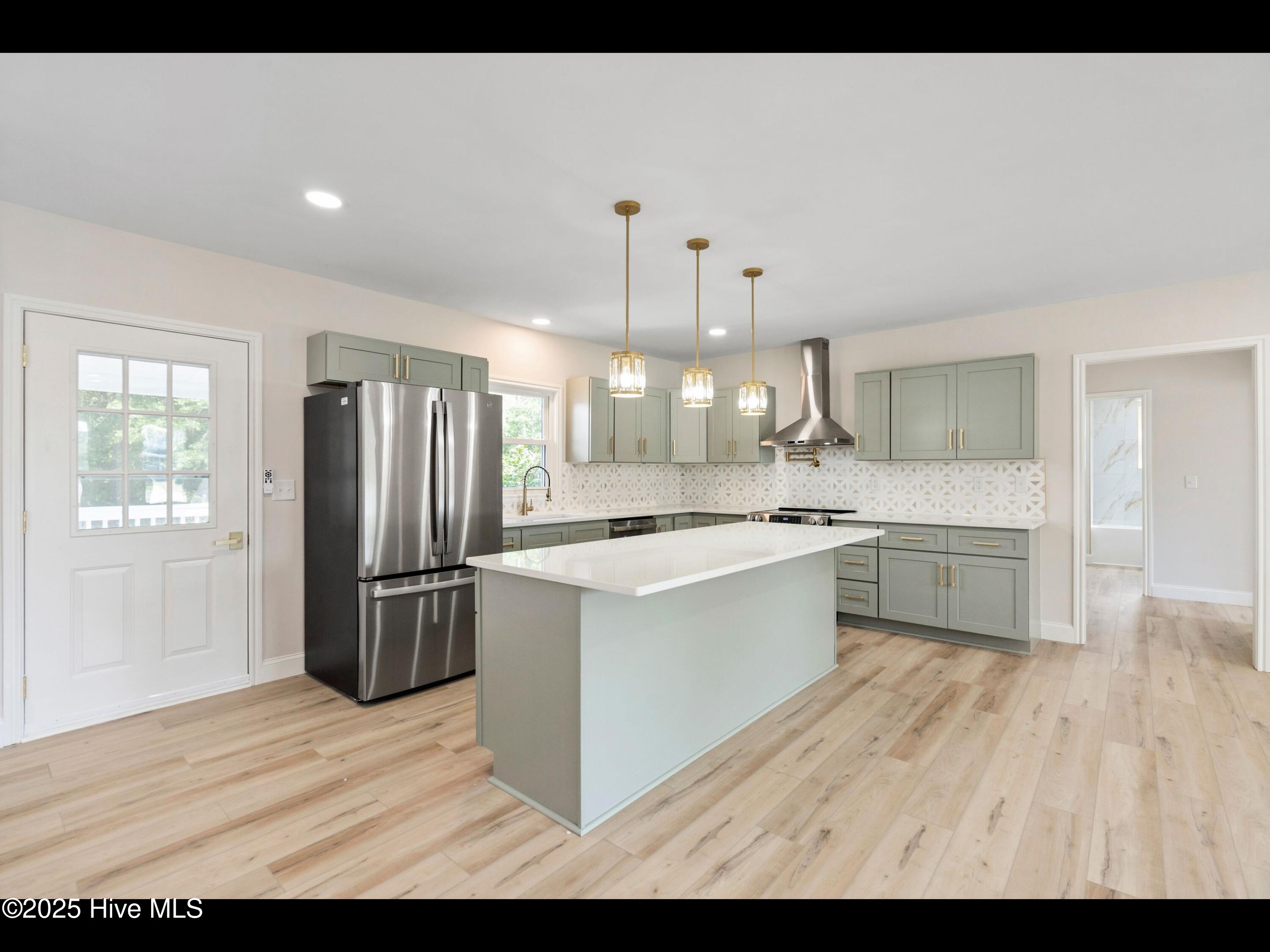 109 Inlet Court Property Photo 9