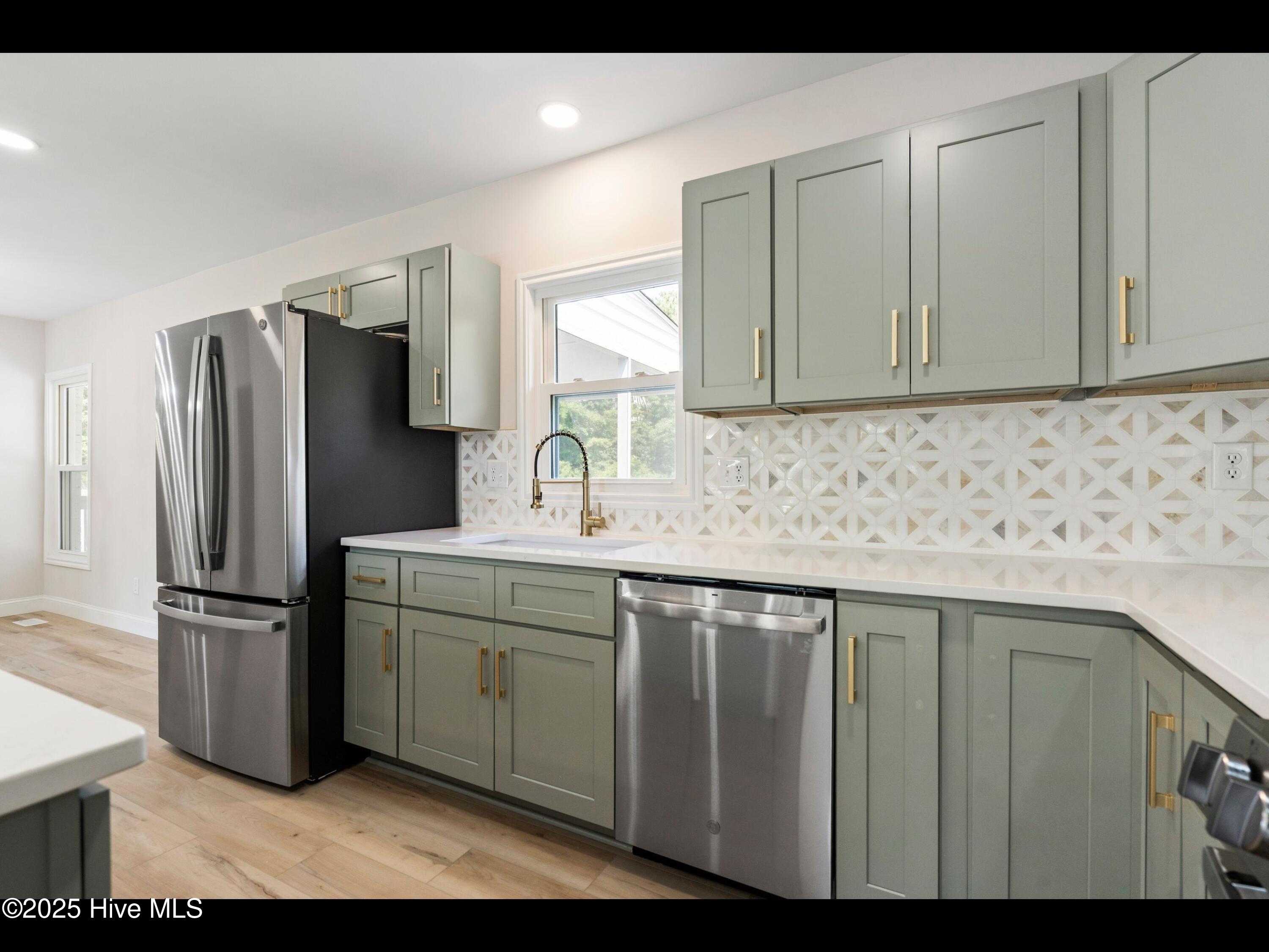 109 Inlet Court Property Photo 12