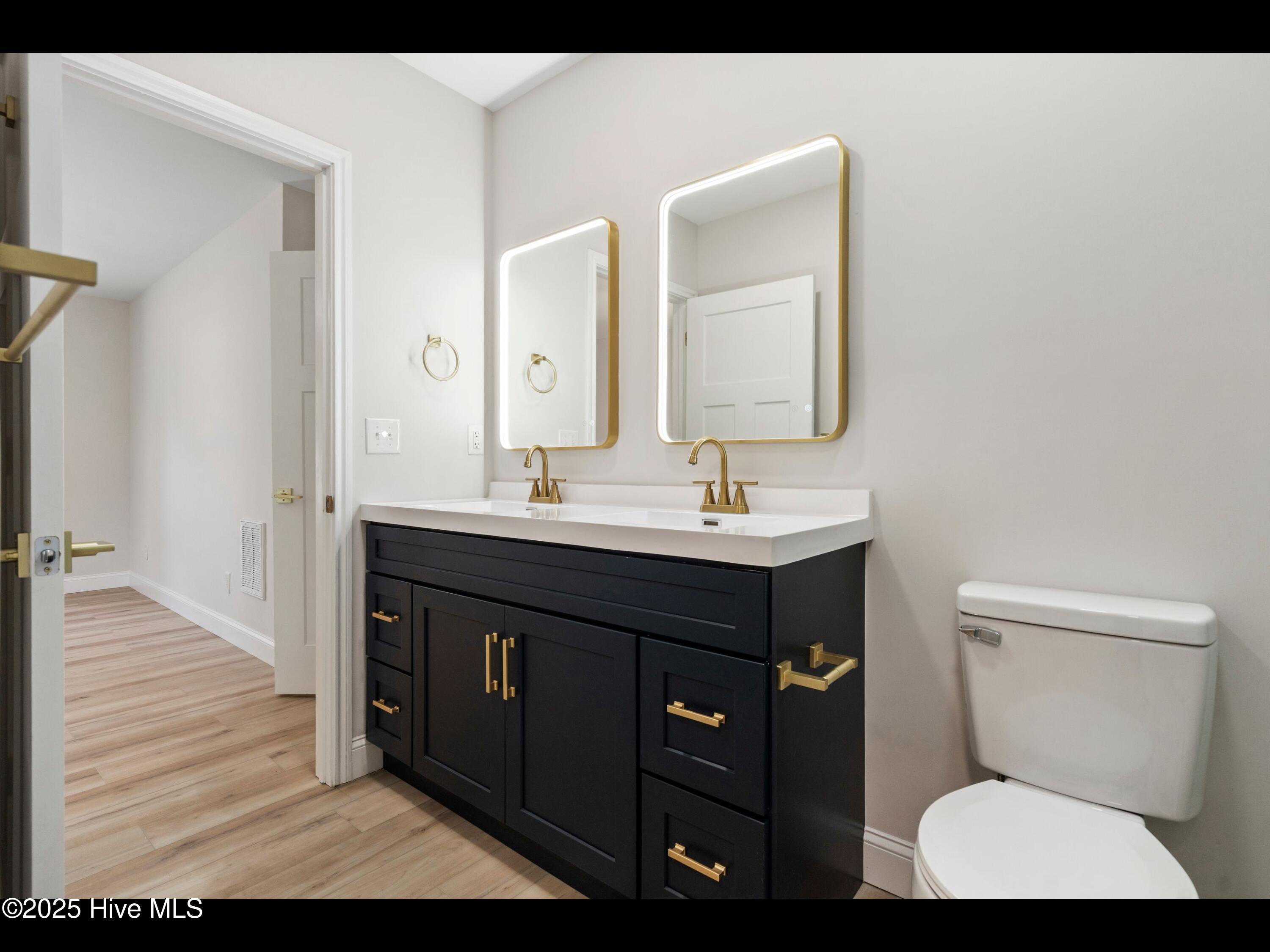 109 Inlet Court Property Photo 23