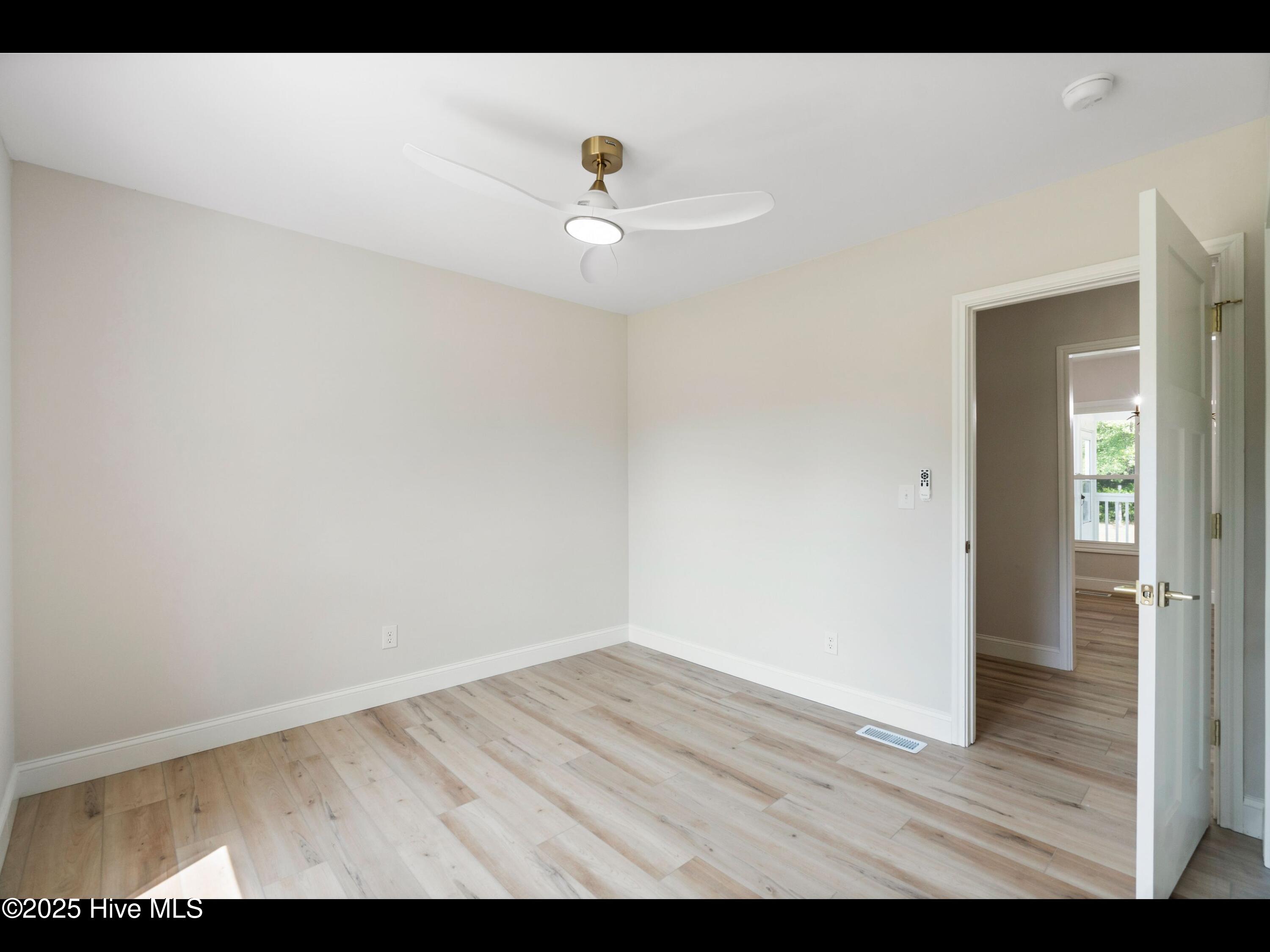 109 Inlet Court Property Photo 26