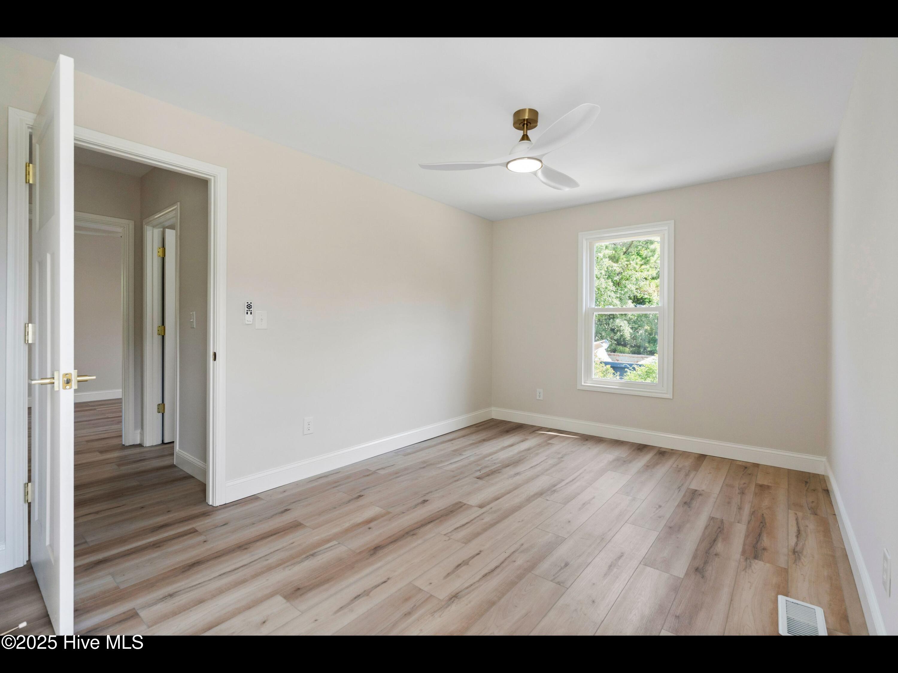 109 Inlet Court Property Photo 31