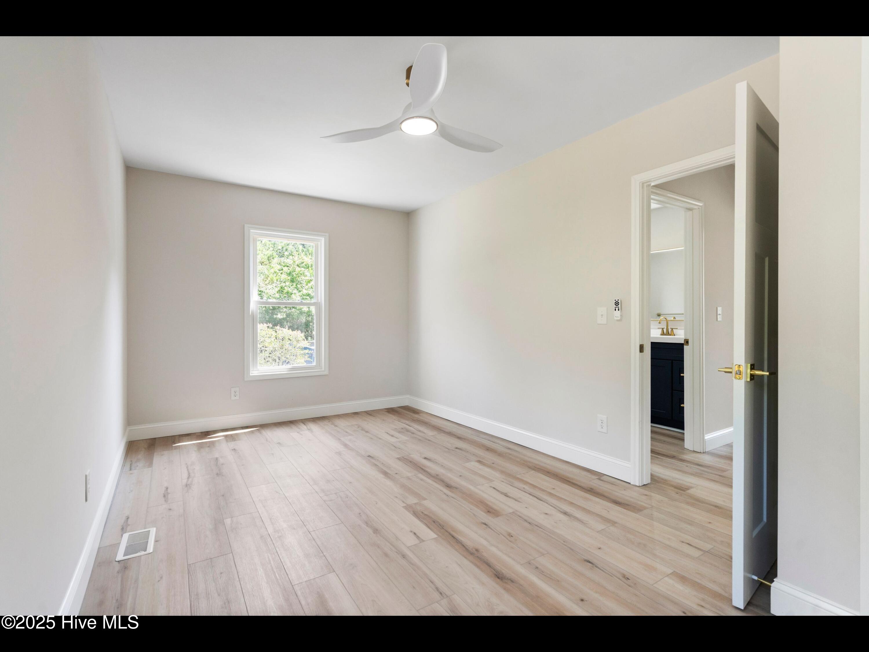 109 Inlet Court Property Photo 33