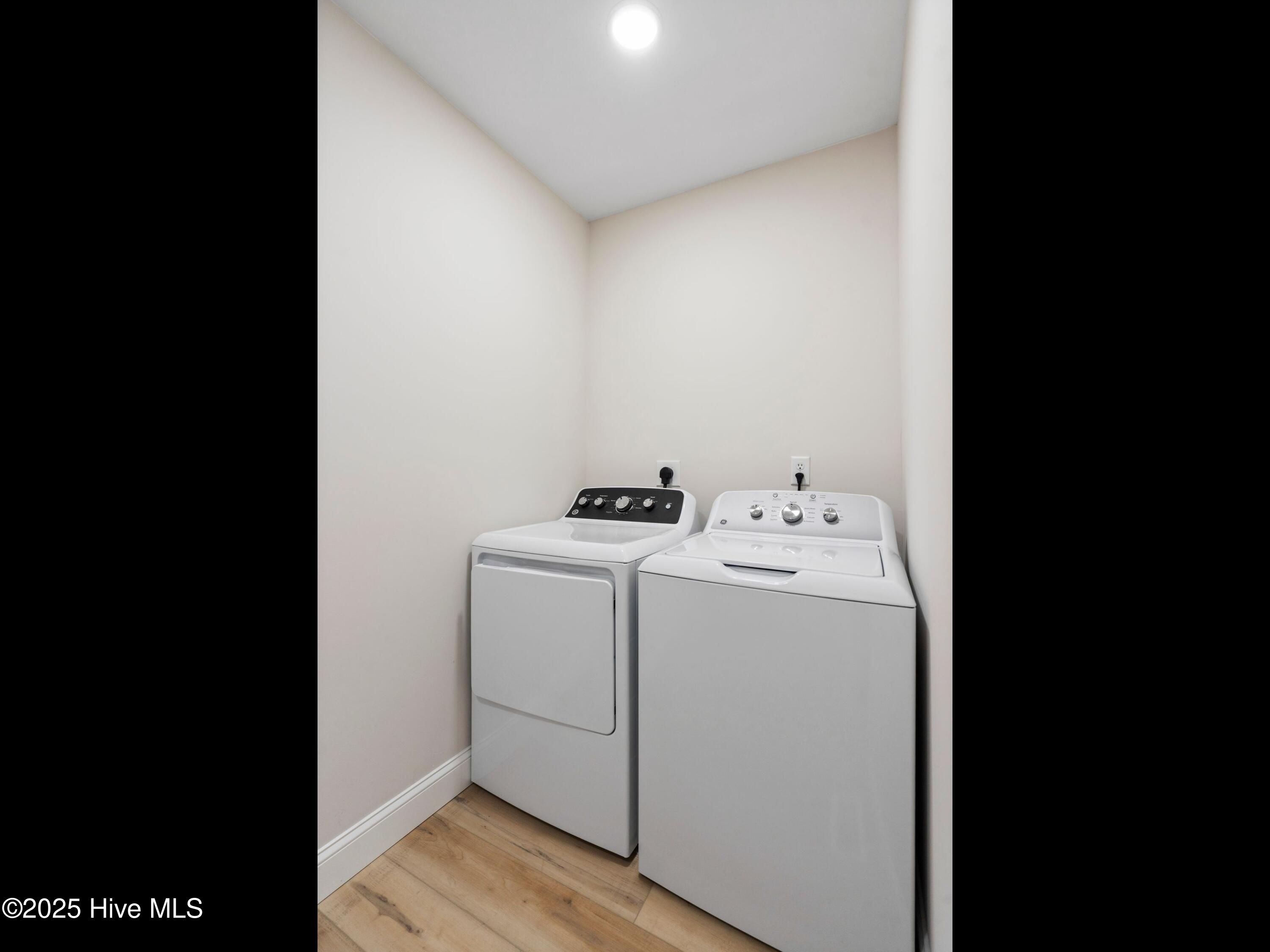 109 Inlet Court Property Photo 36