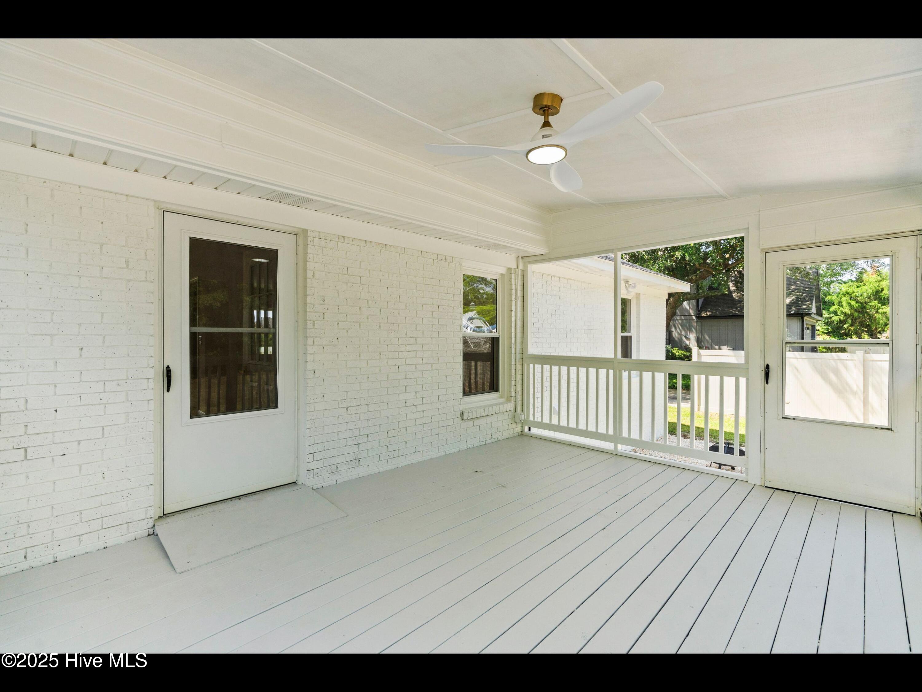 109 Inlet Court Property Photo 40
