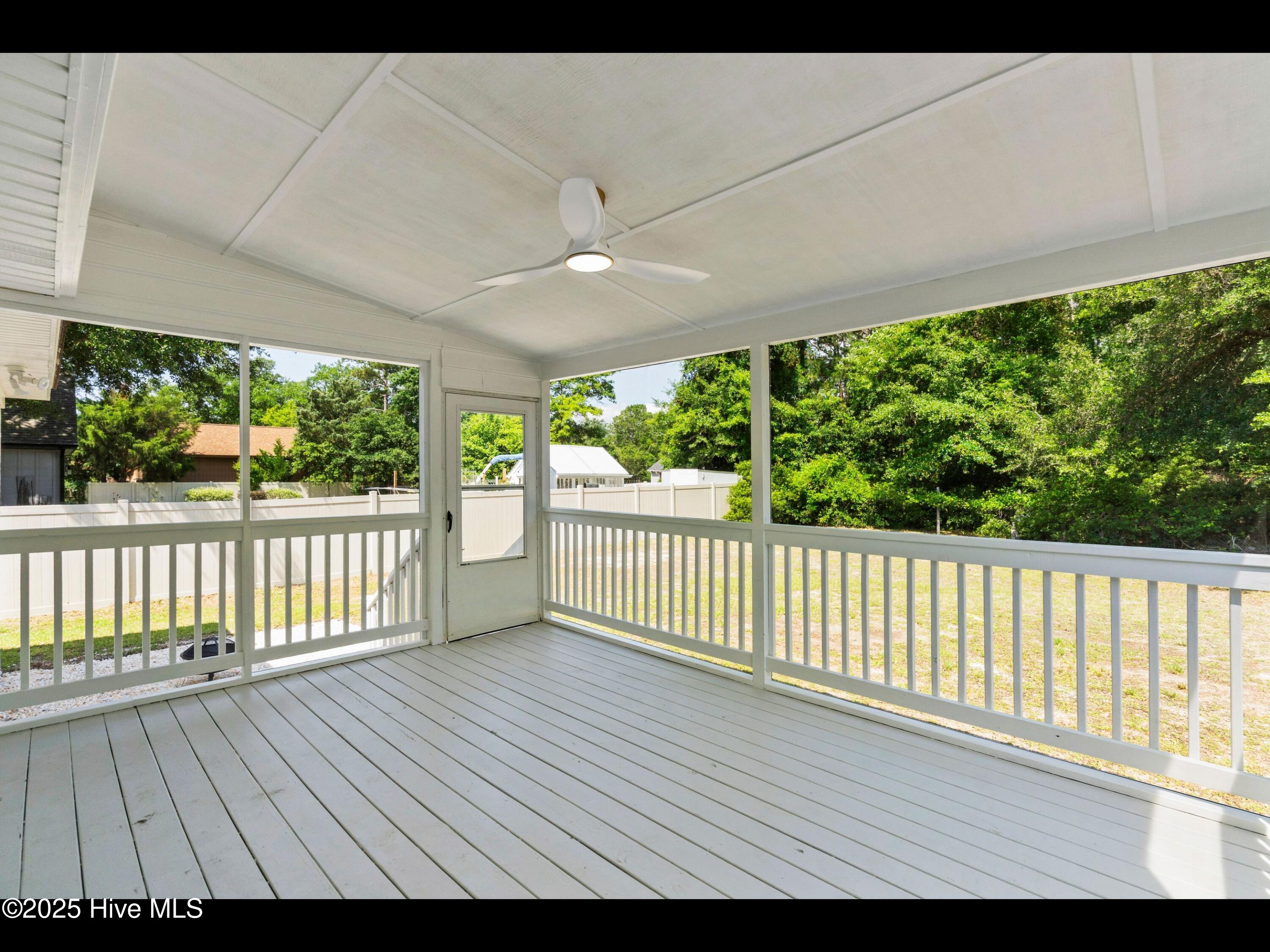 109 Inlet Court Property Photo 41