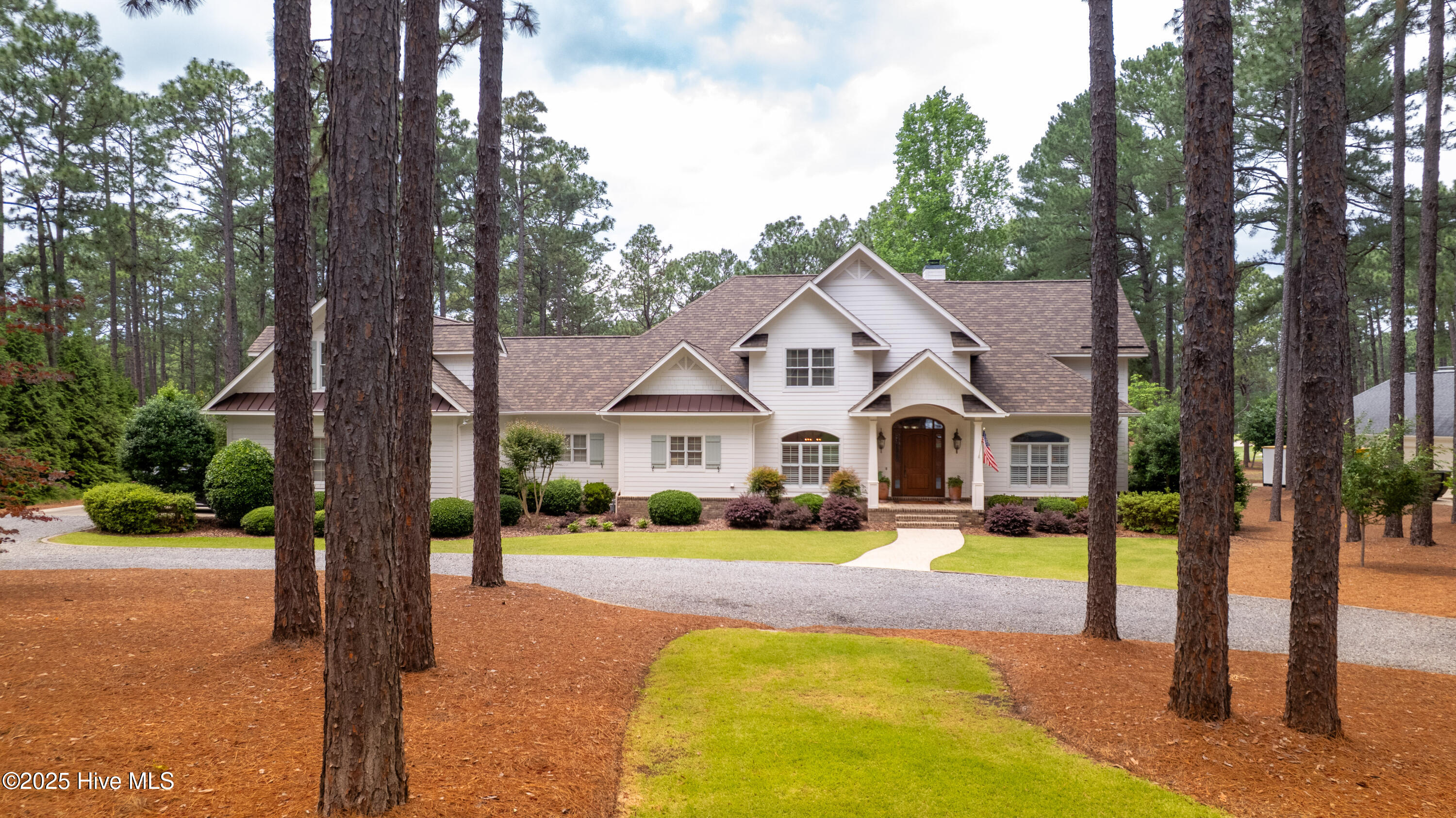 370 Lake Dornoch Drive Property Photo 1