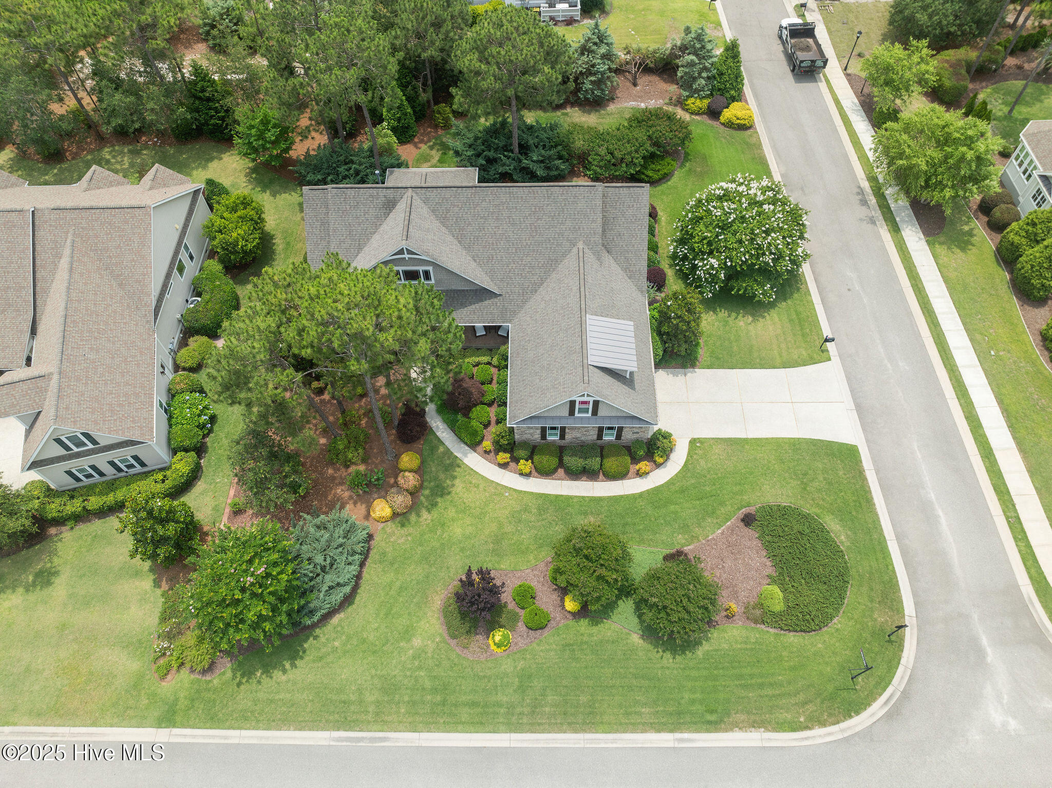 2584 Parkridge Drive Property Photo 4
