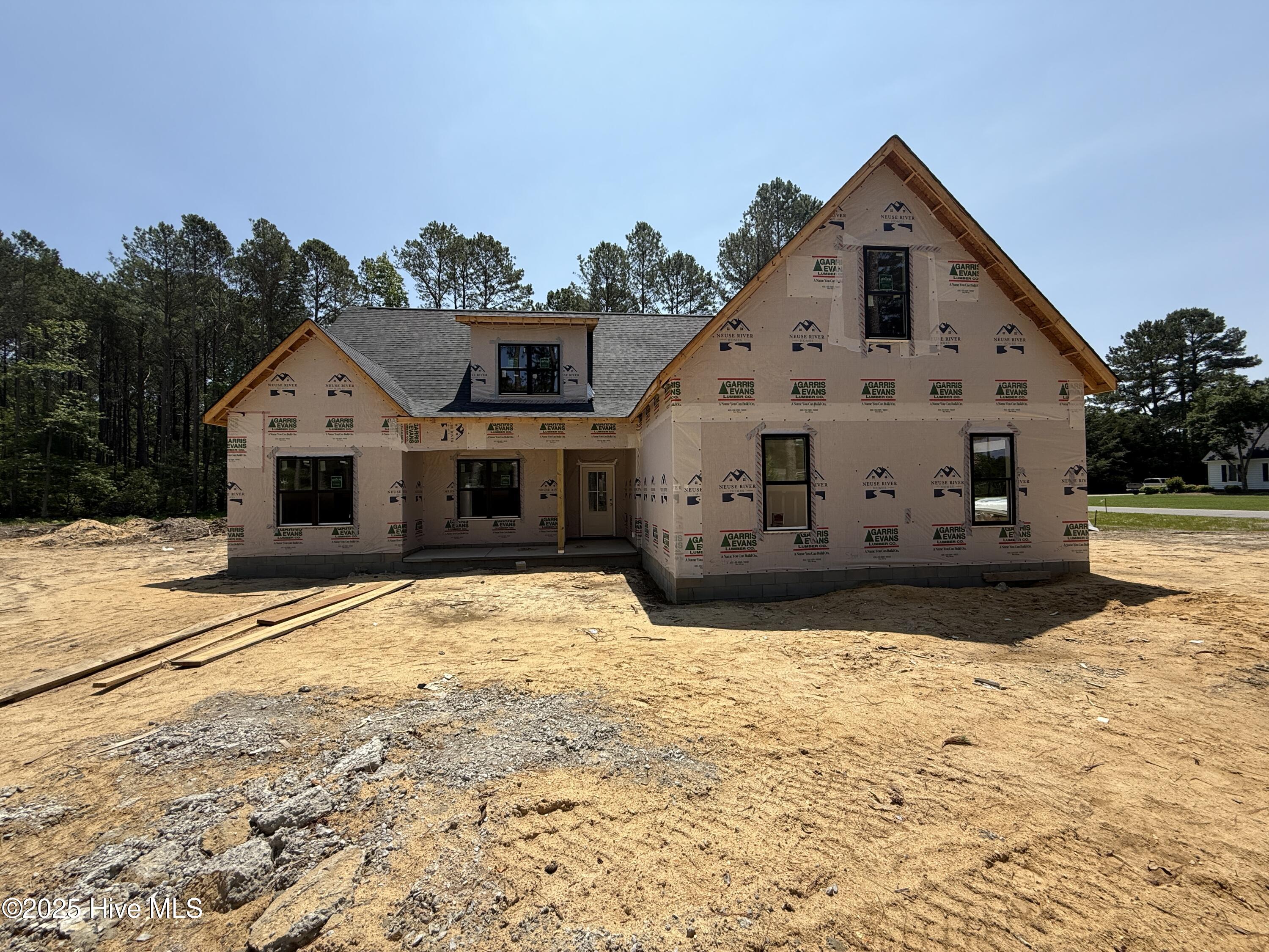 101 Susan Circle Property Photo 1