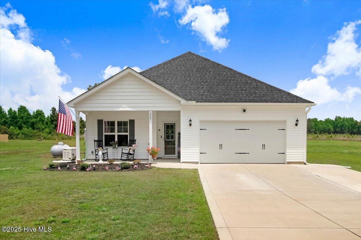 607 Laurel Lake Road Property Photo 1