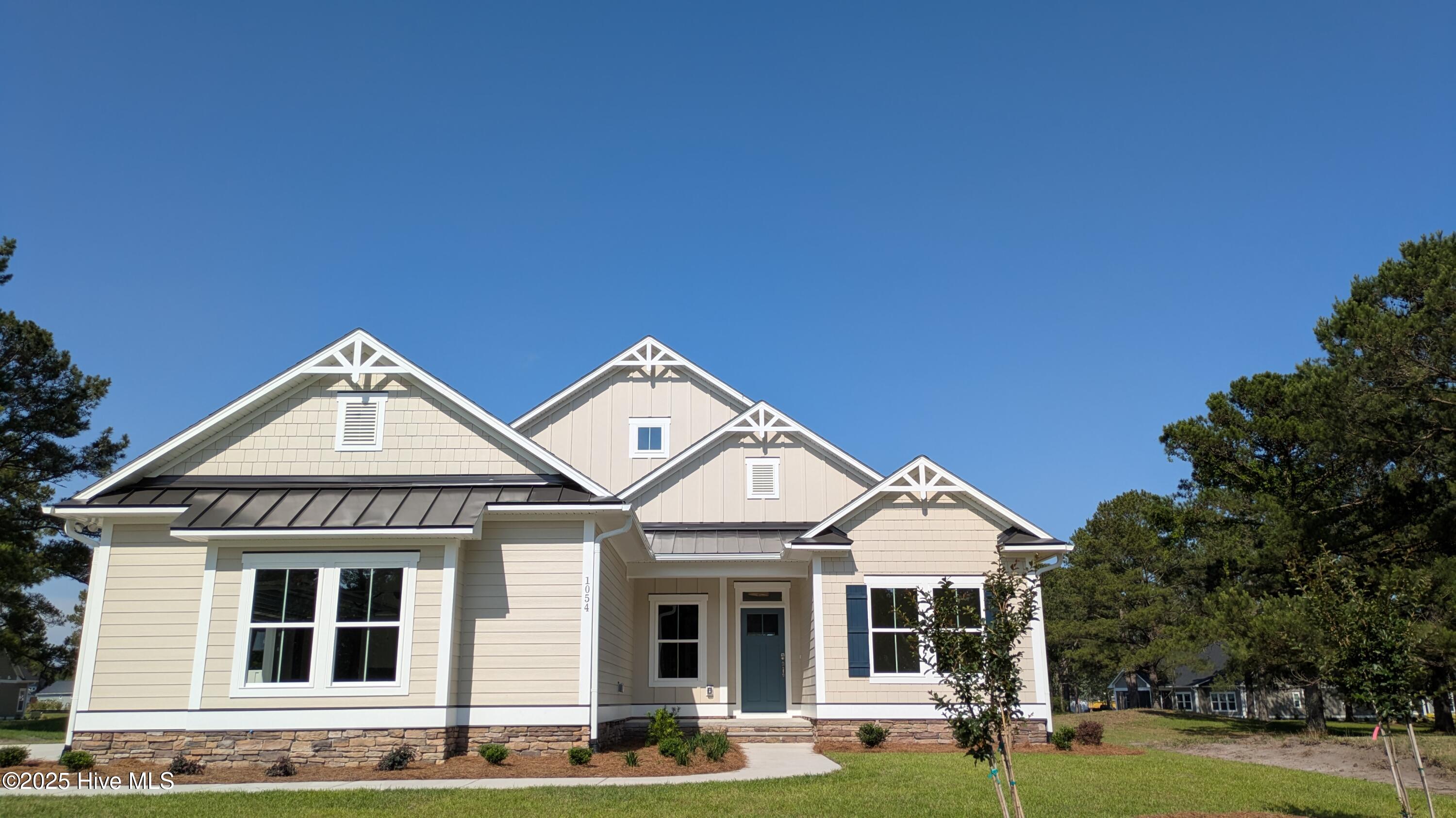 1054 Crosby Circle Property Photo 1