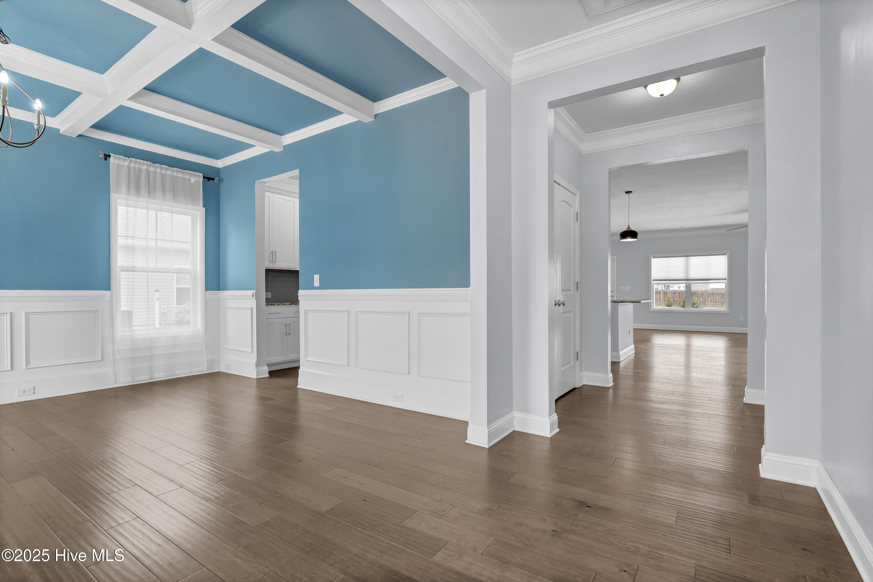 557 Saratoga Road Property Photo 4