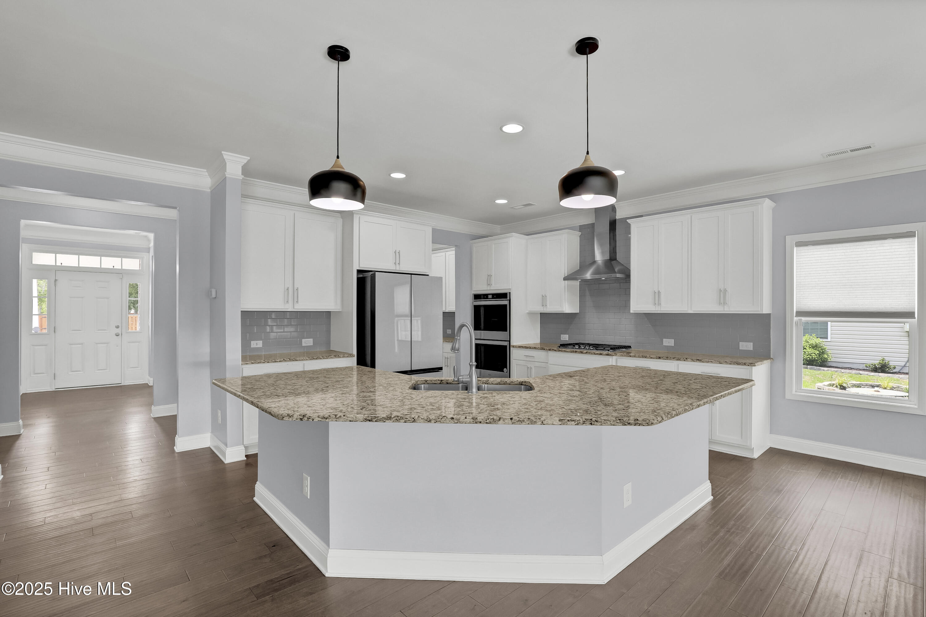 557 Saratoga Road Property Photo 11