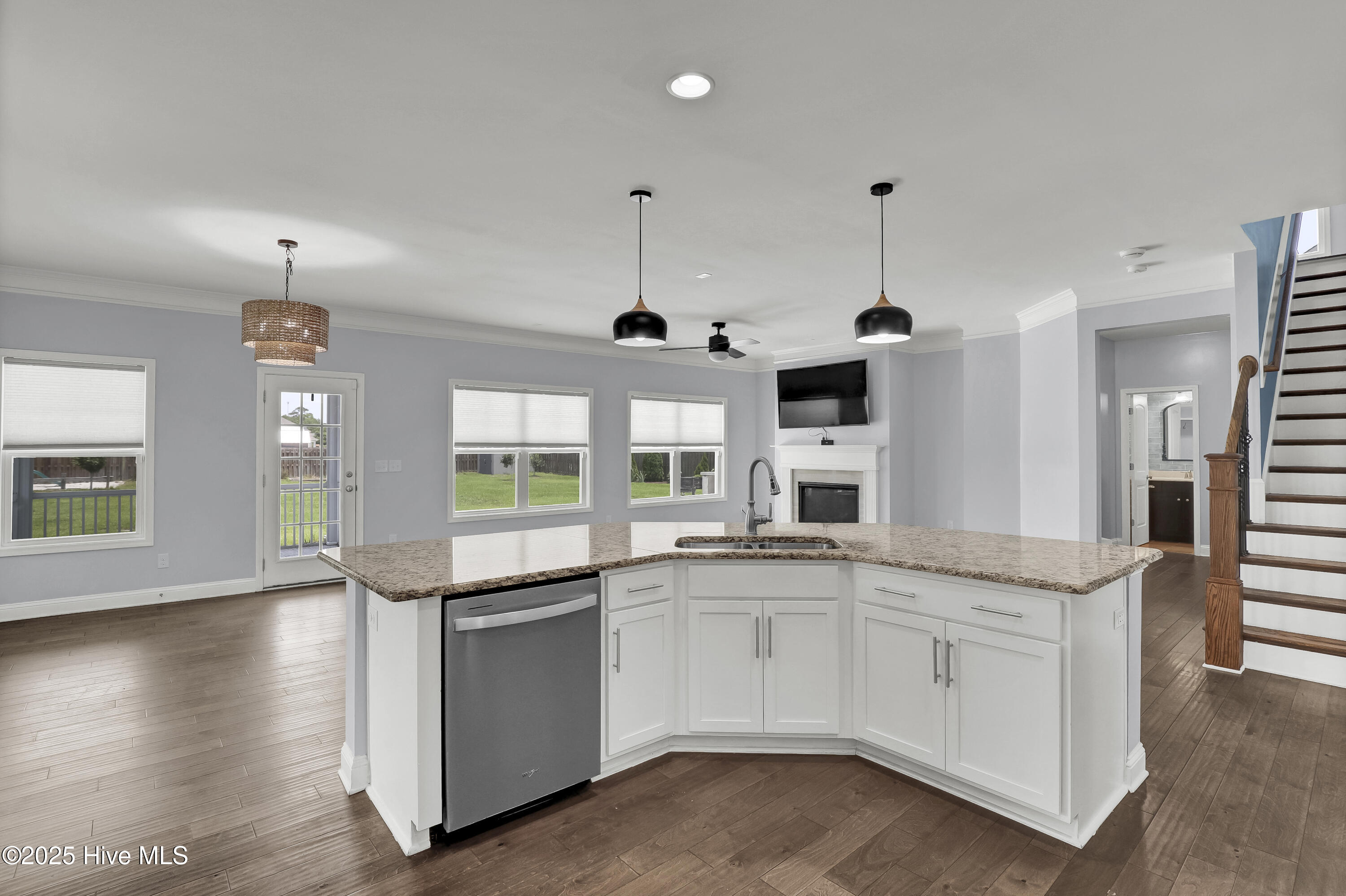 557 Saratoga Road Property Photo 13