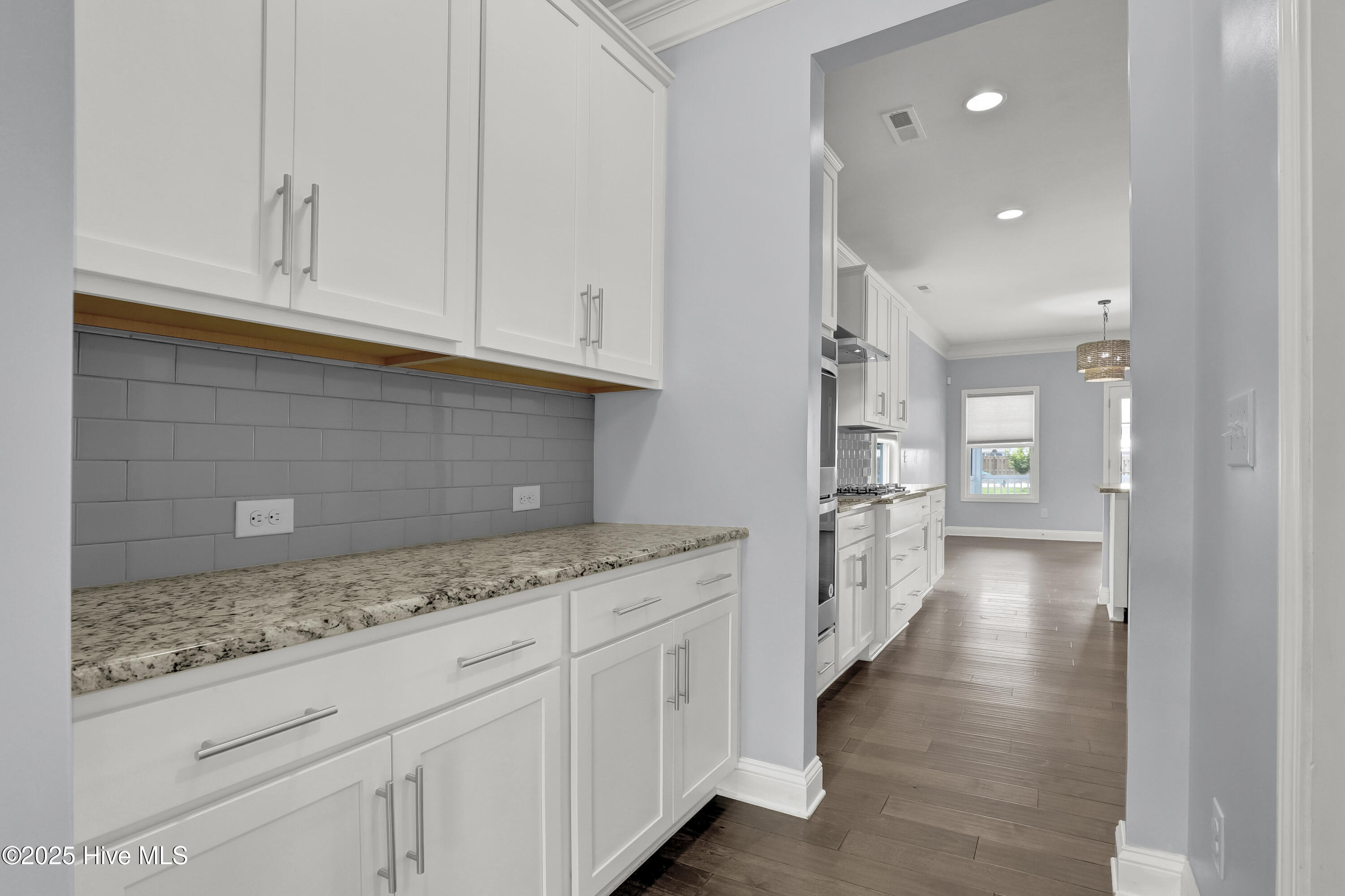 557 Saratoga Road Property Photo 15