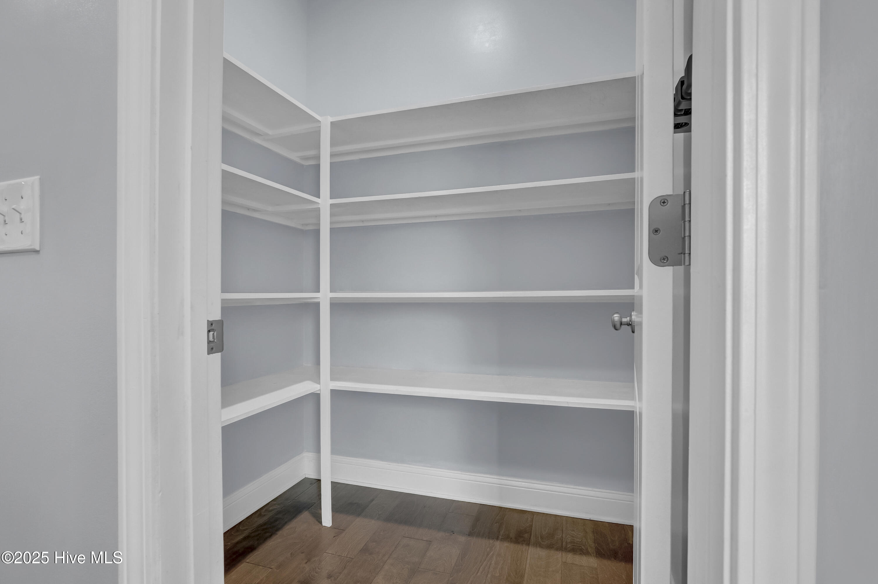 557 Saratoga Road Property Photo 16
