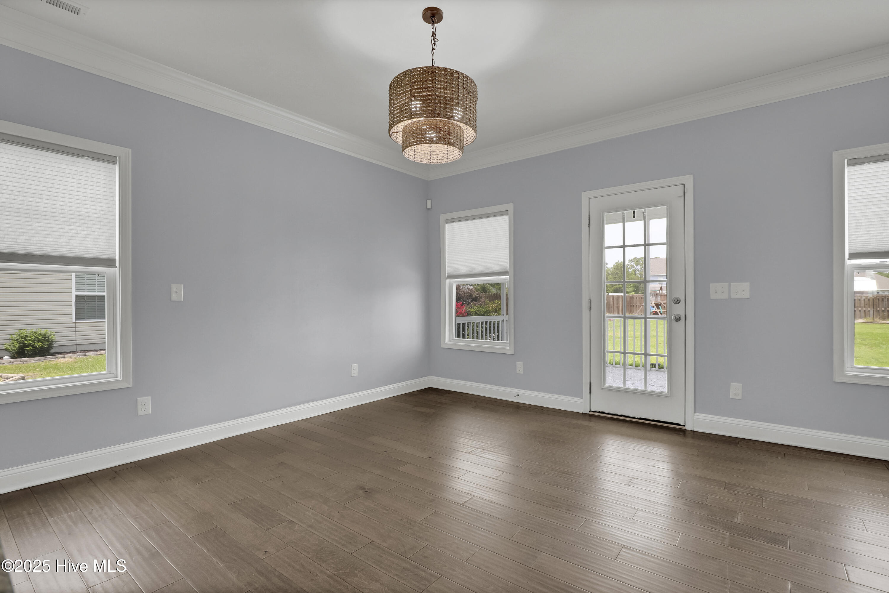 557 Saratoga Road Property Photo 17