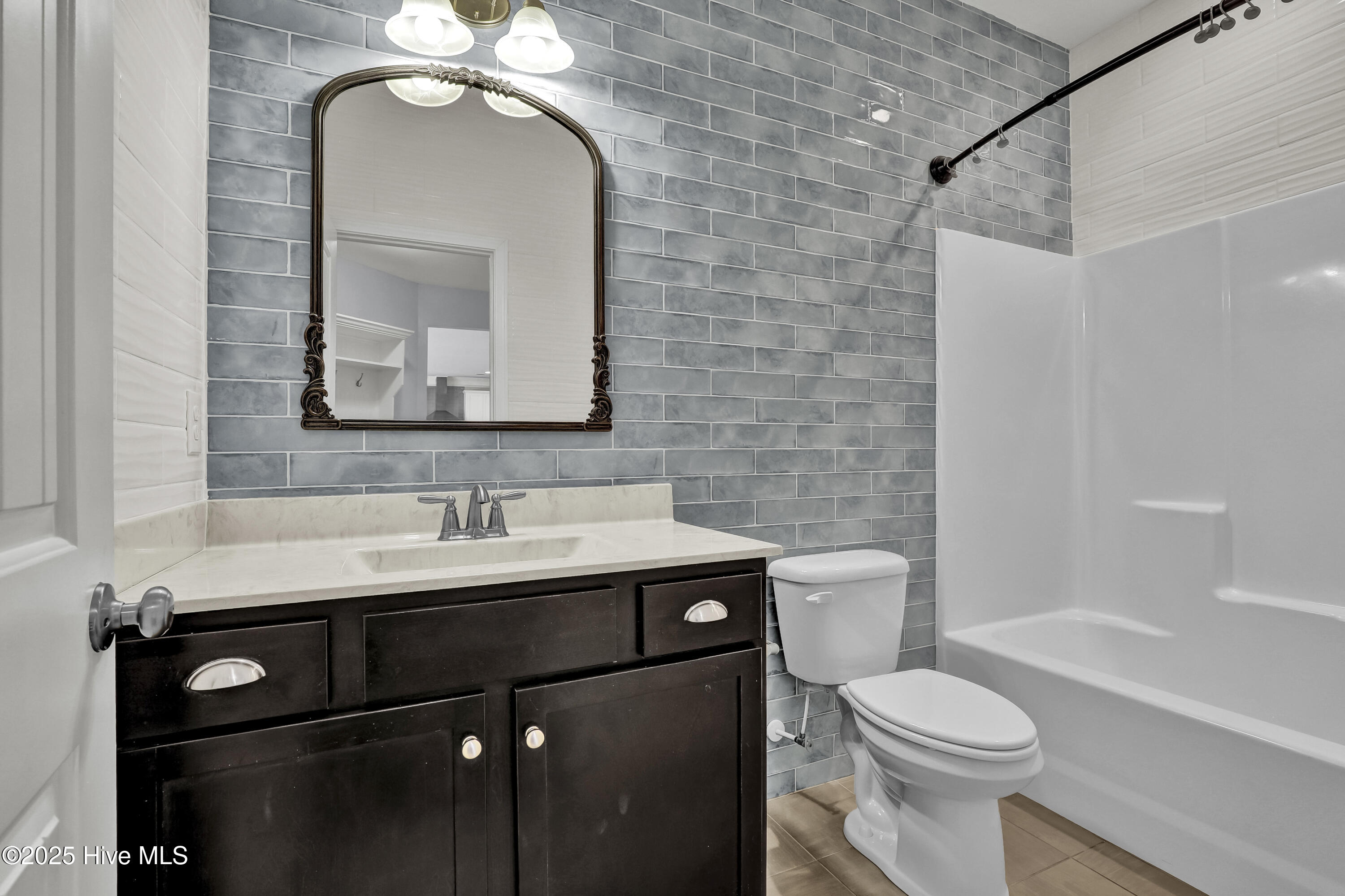 557 Saratoga Road Property Photo 20