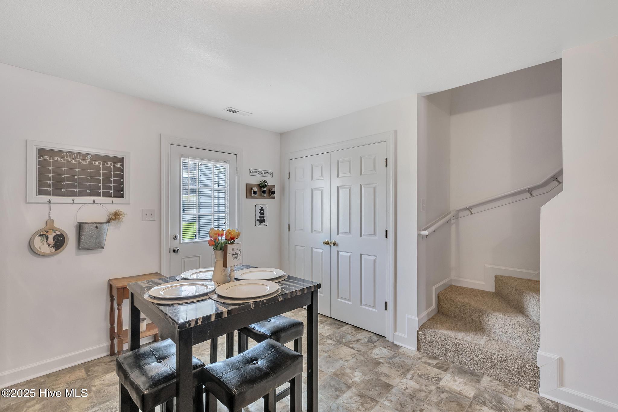 208 Bridgewood Drive Property Photo 8