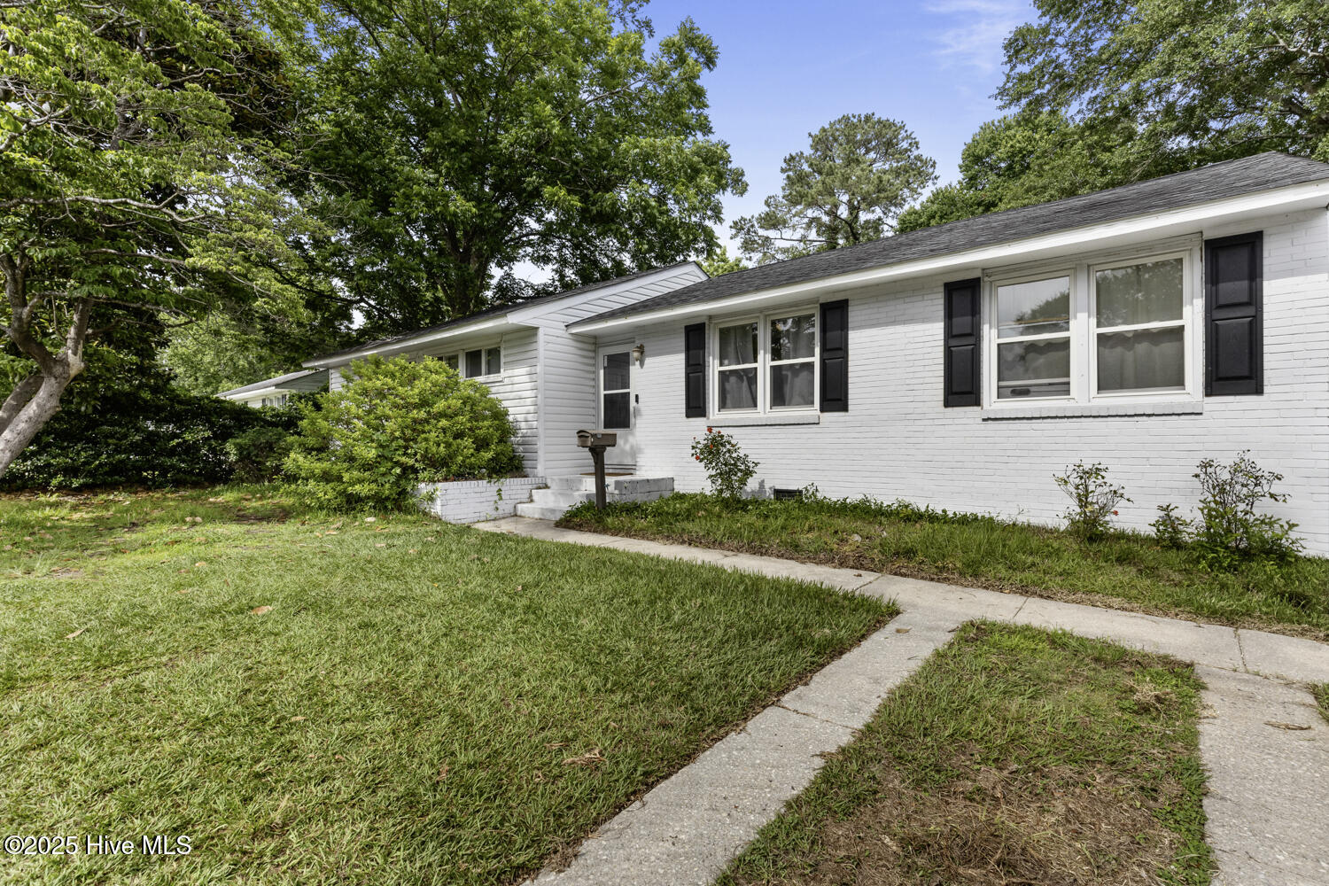 608 Henderson Drive Property Photo 1