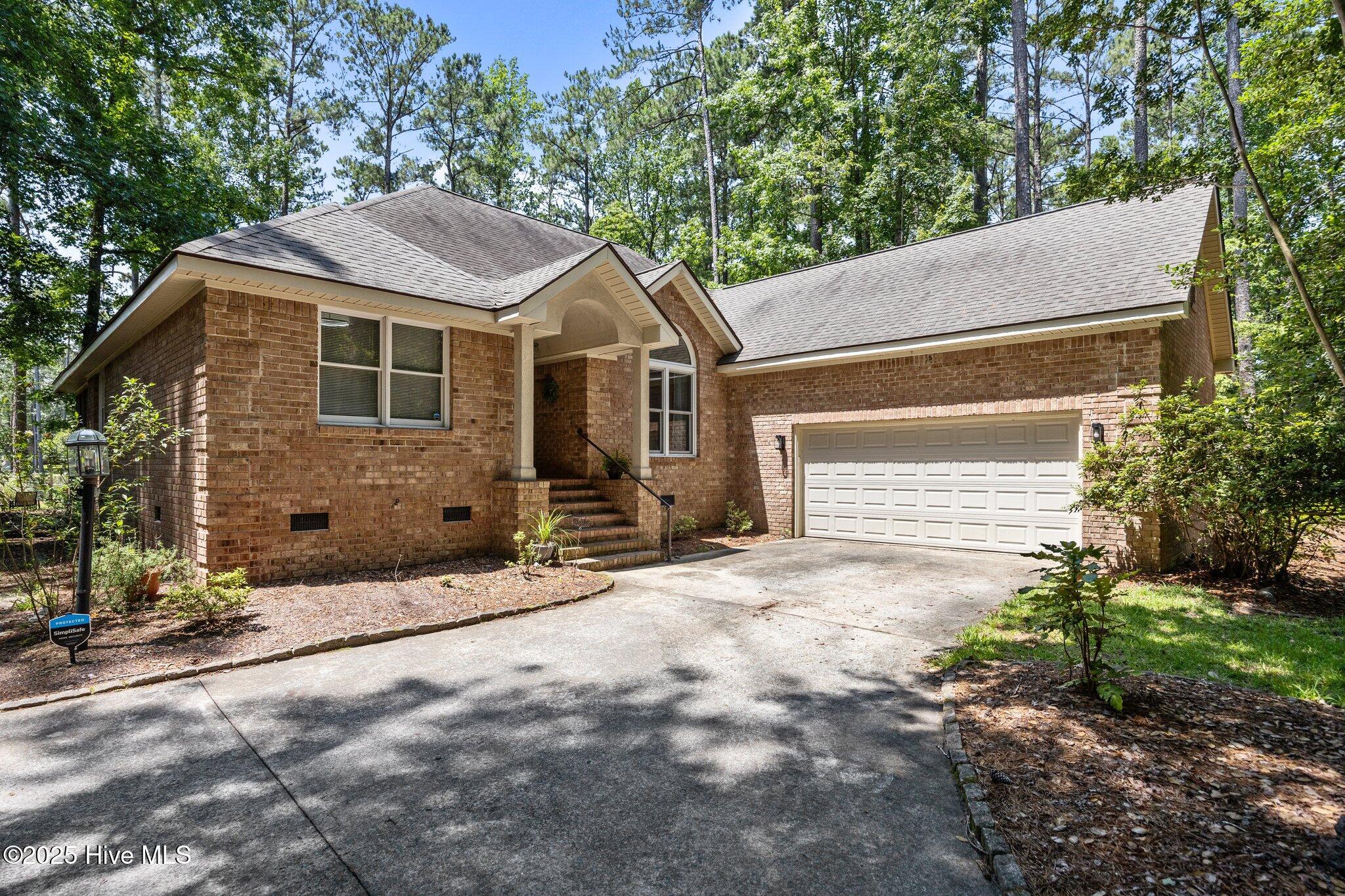 112 Lakeview Lane