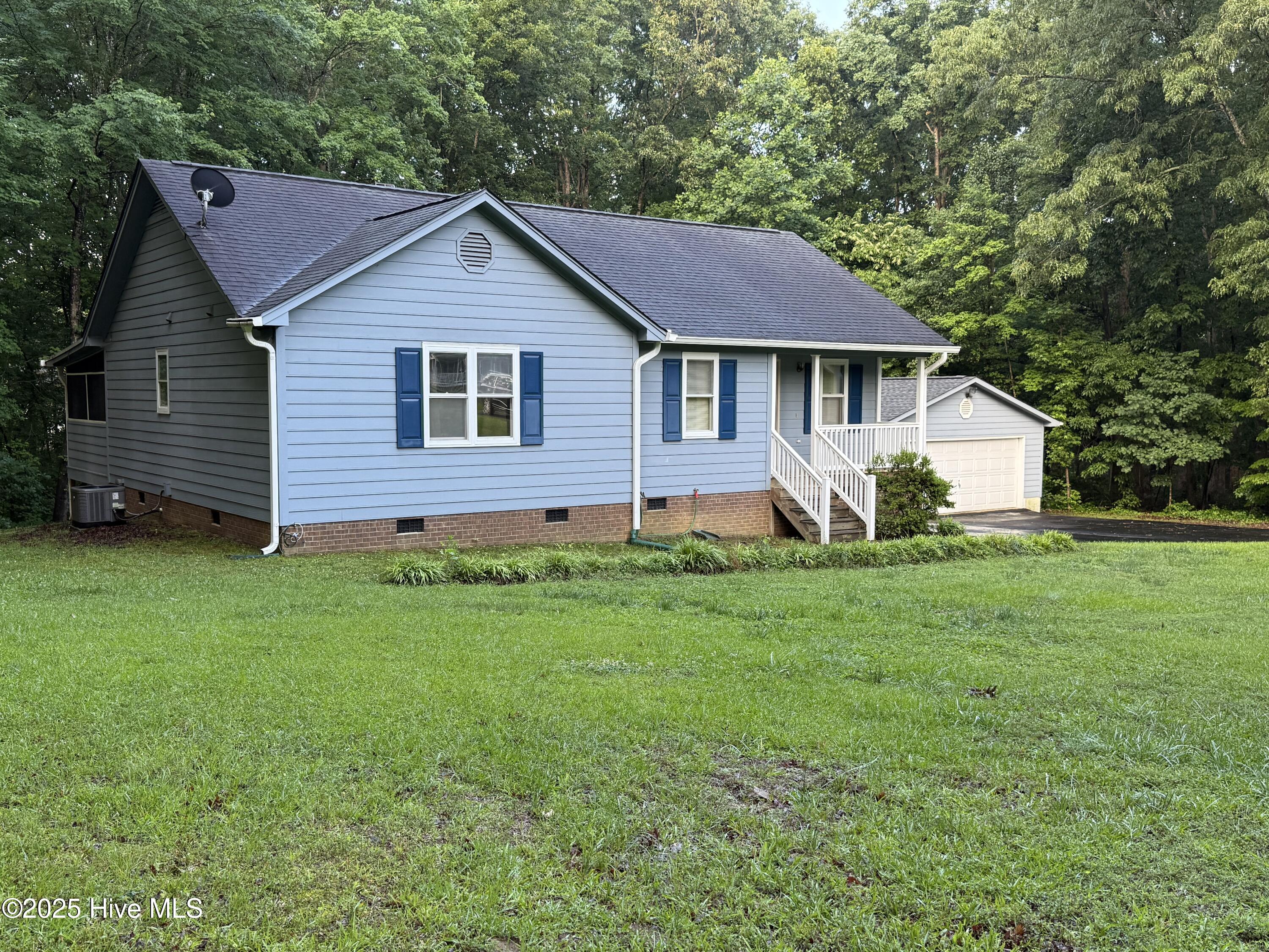 535 Hillcrest Drive Property Photo 2