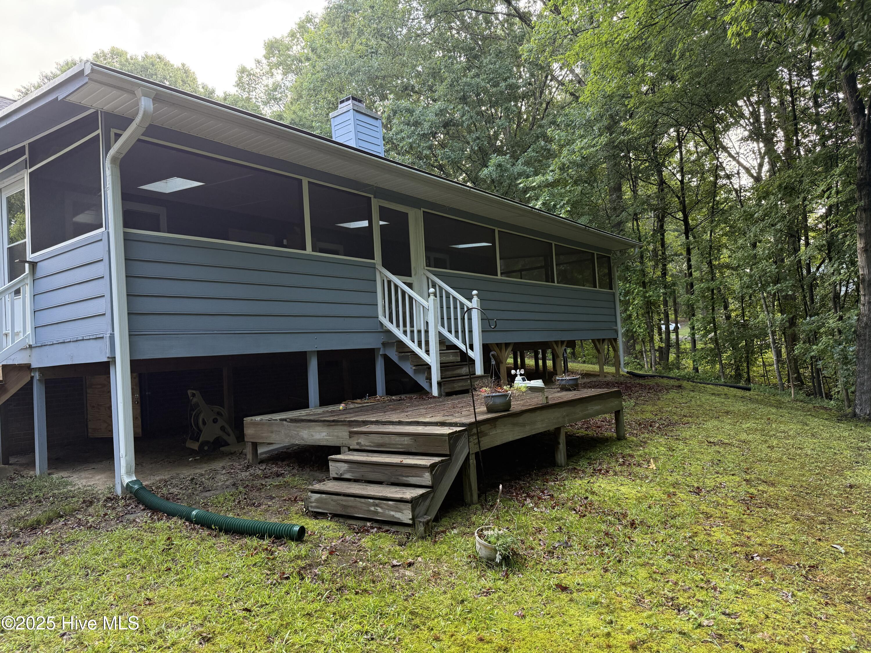 535 Hillcrest Drive Property Photo 9