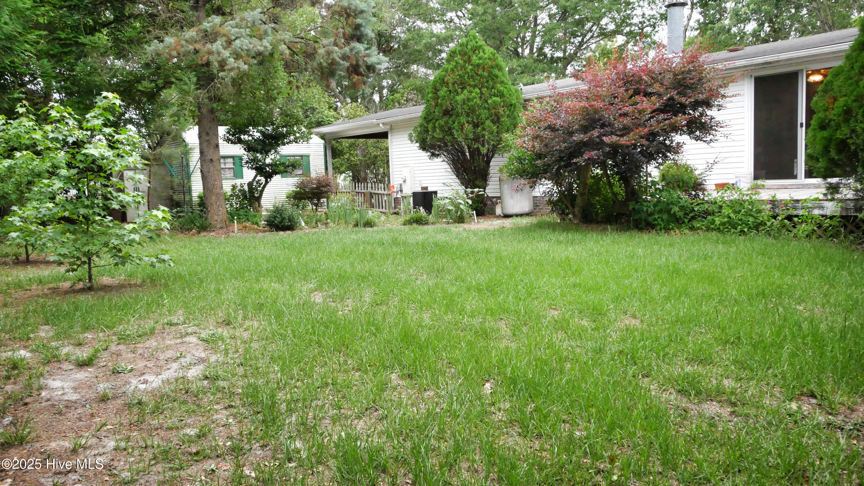5167 Hummingbird Drive Property Photo 4
