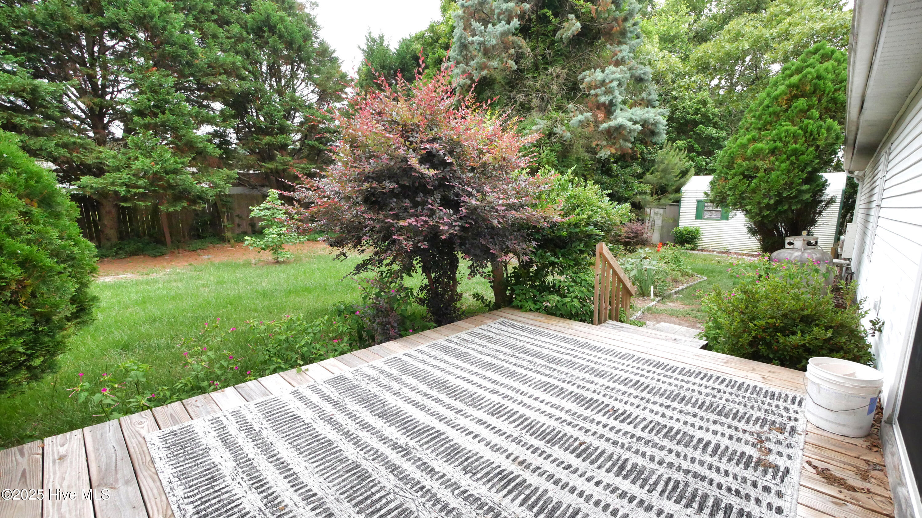 5167 Hummingbird Drive Property Photo 6
