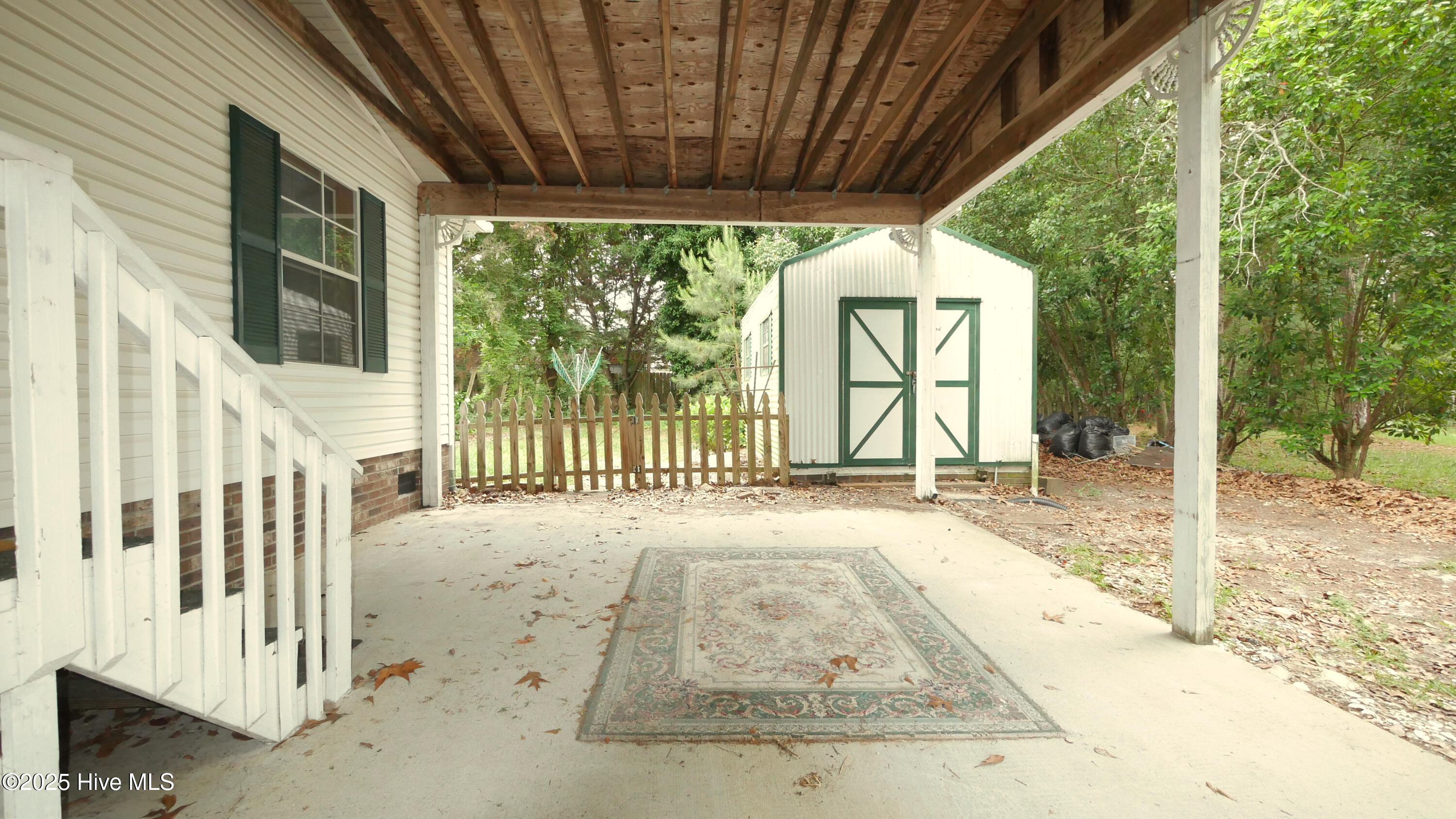 5167 Hummingbird Drive Property Photo 9