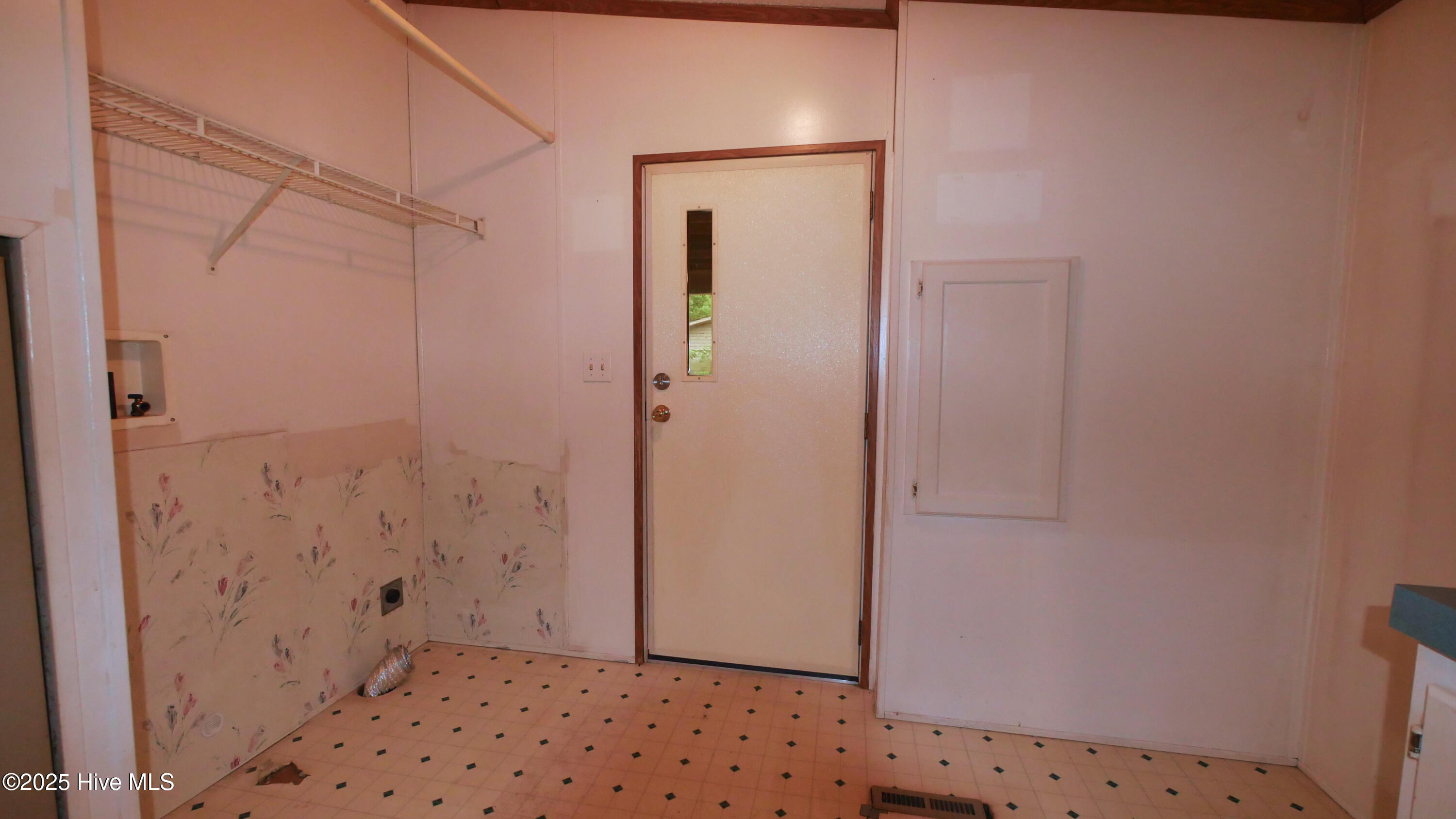 5167 Hummingbird Drive Property Photo 10