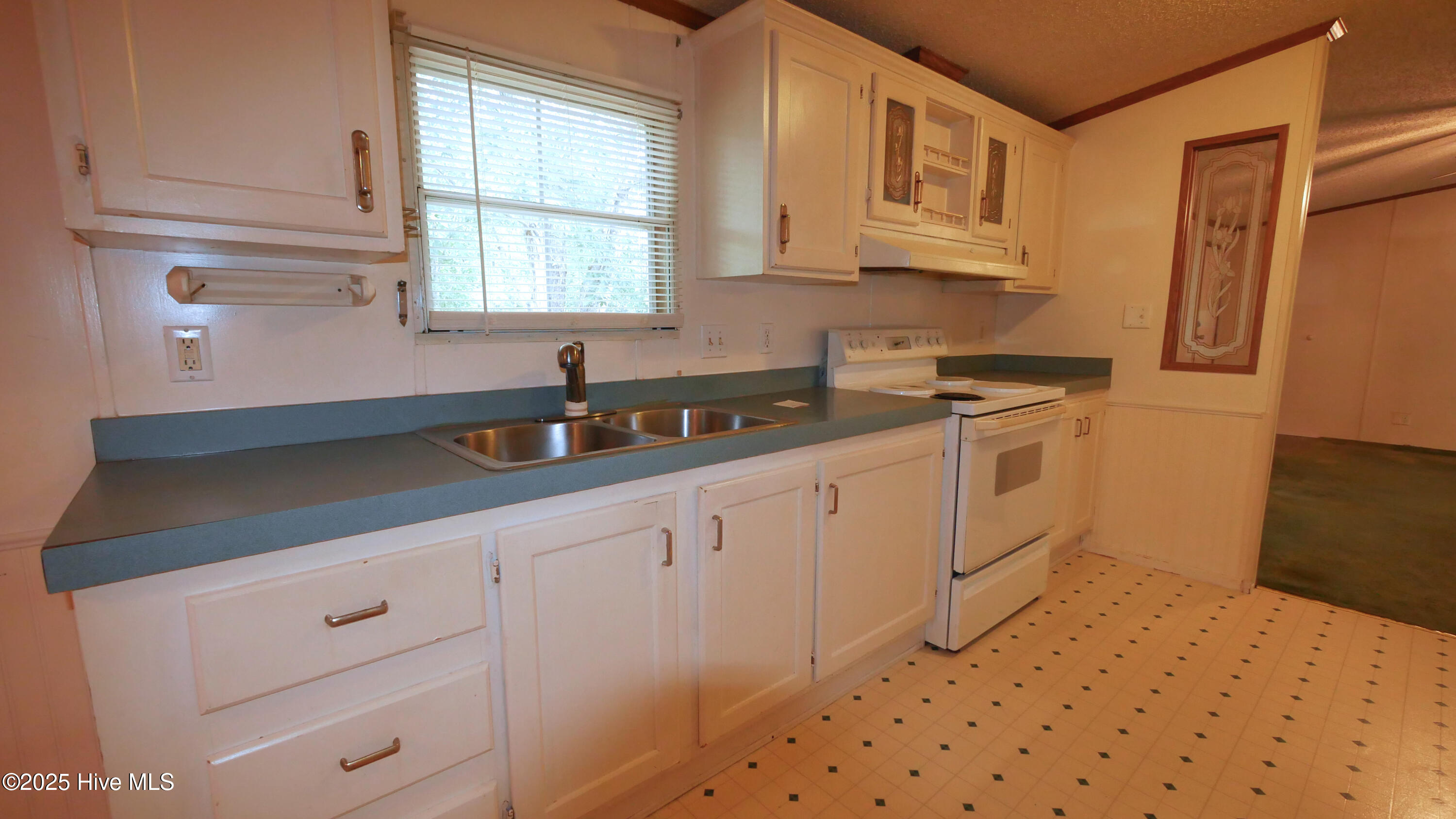 5167 Hummingbird Drive Property Photo 15