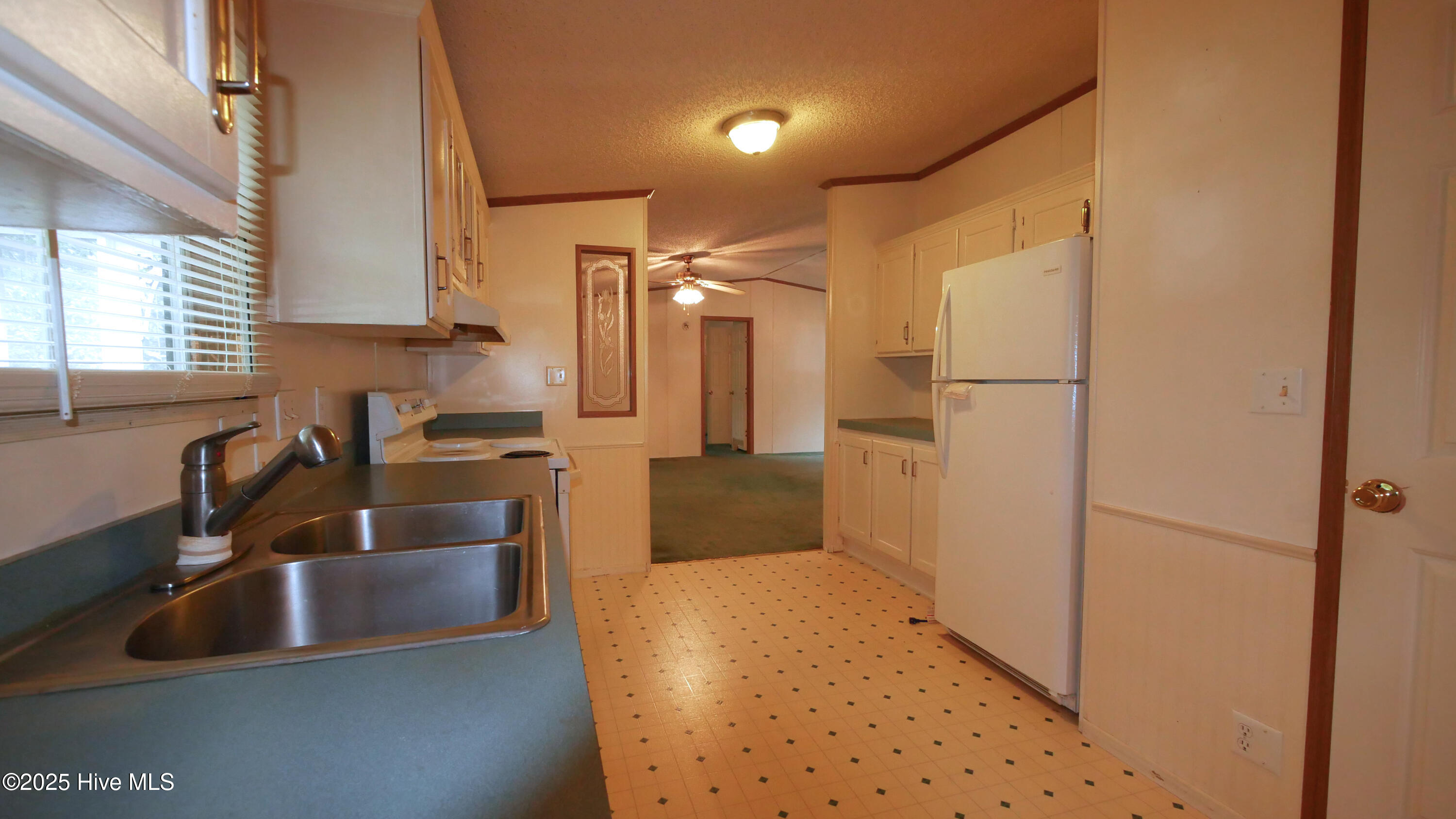5167 Hummingbird Drive Property Photo 16
