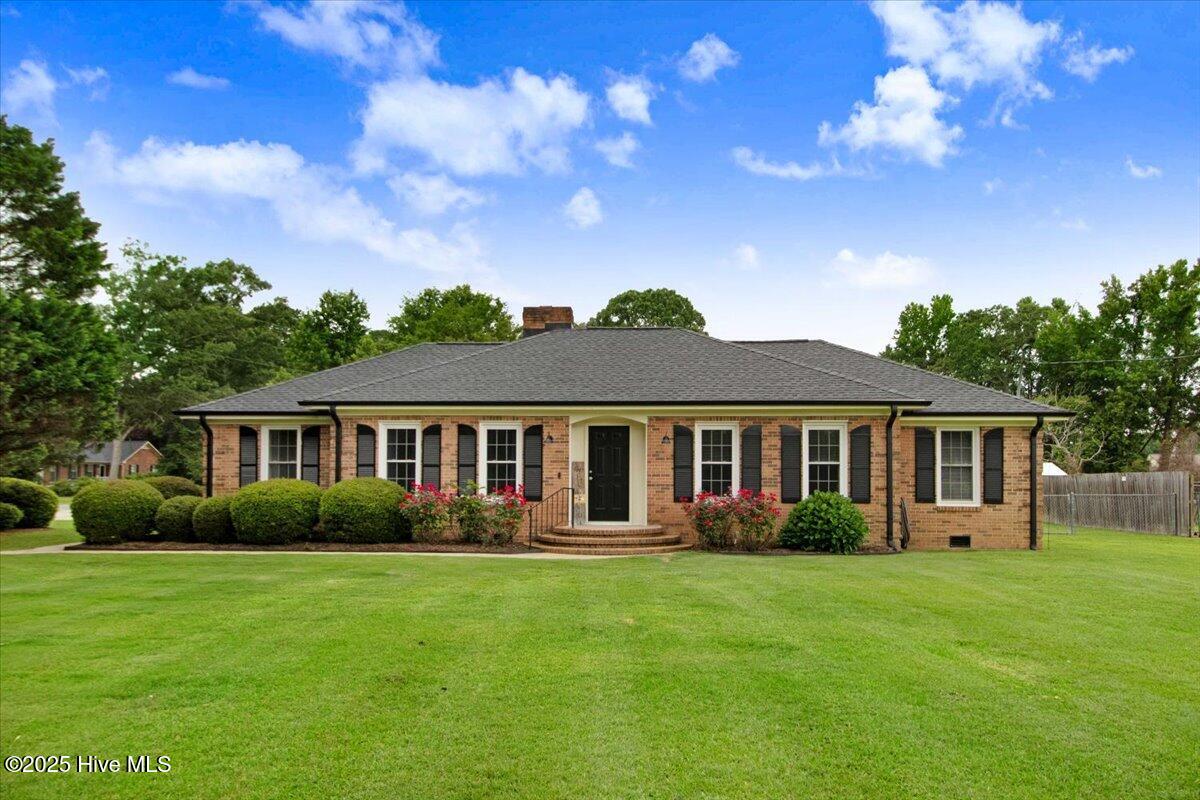 105 Shadywood Drive Property Photo 1