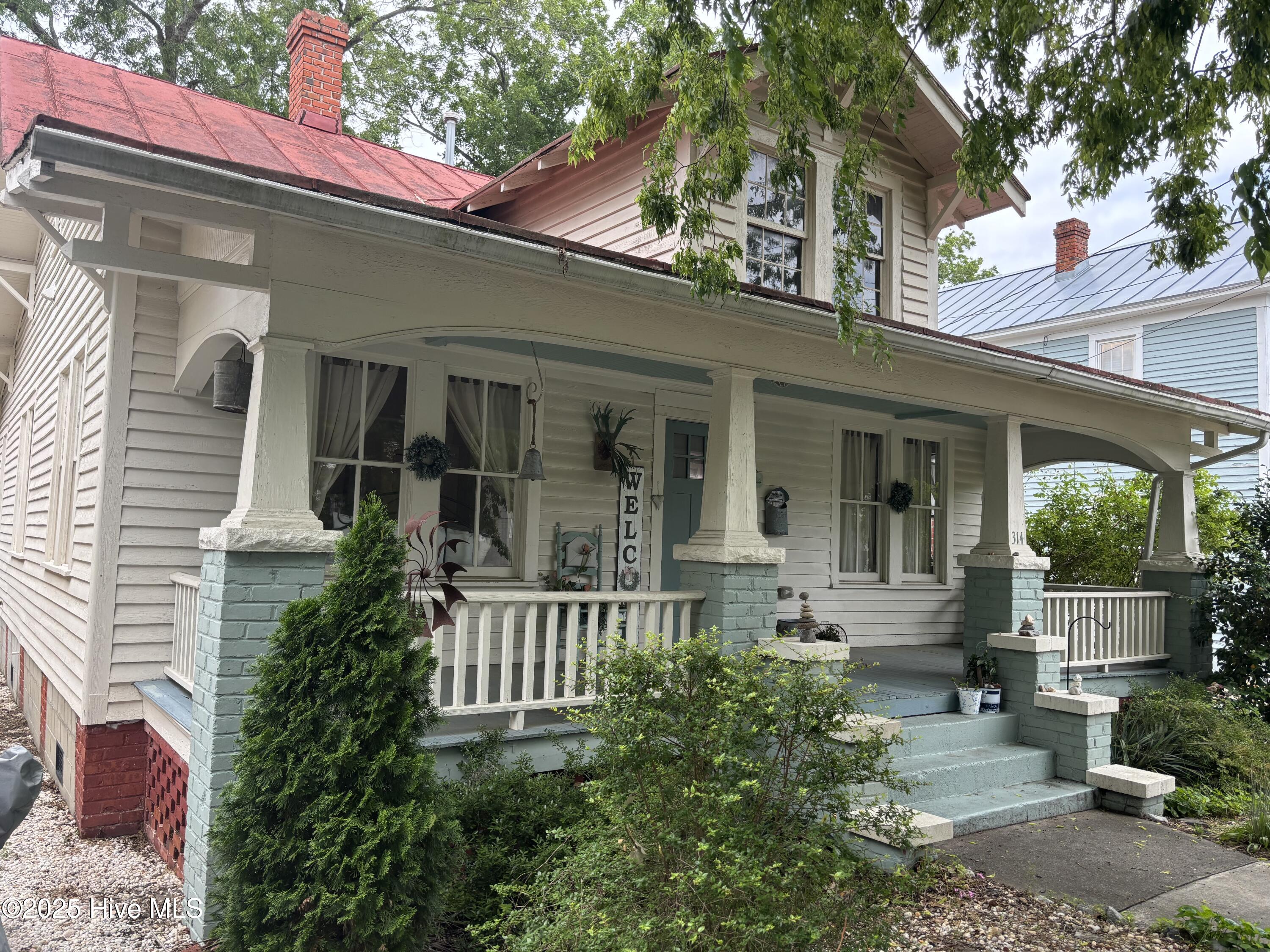 314 Avenue B Property Photo 1