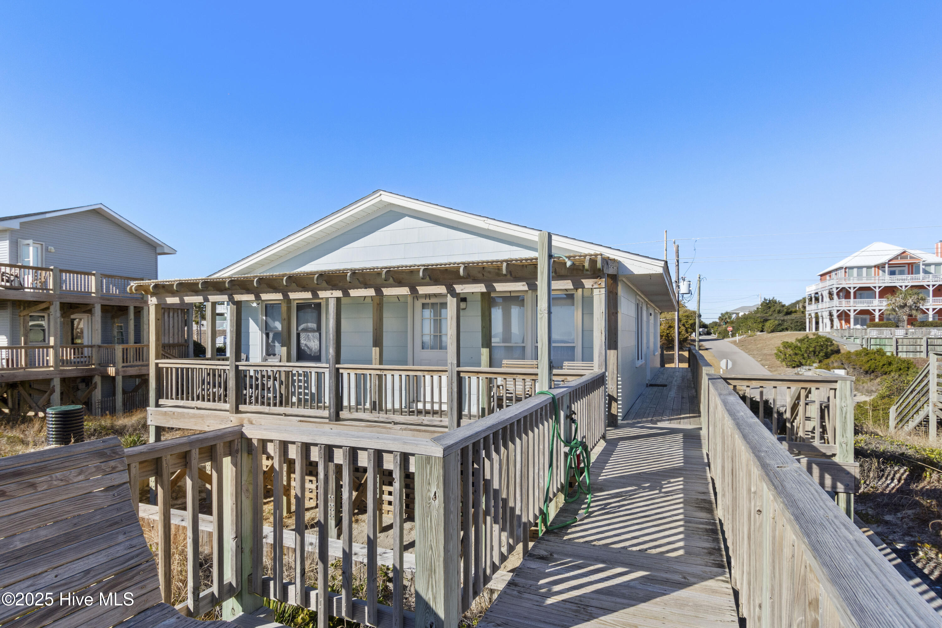 901 Ocean Drive Property Photo 1