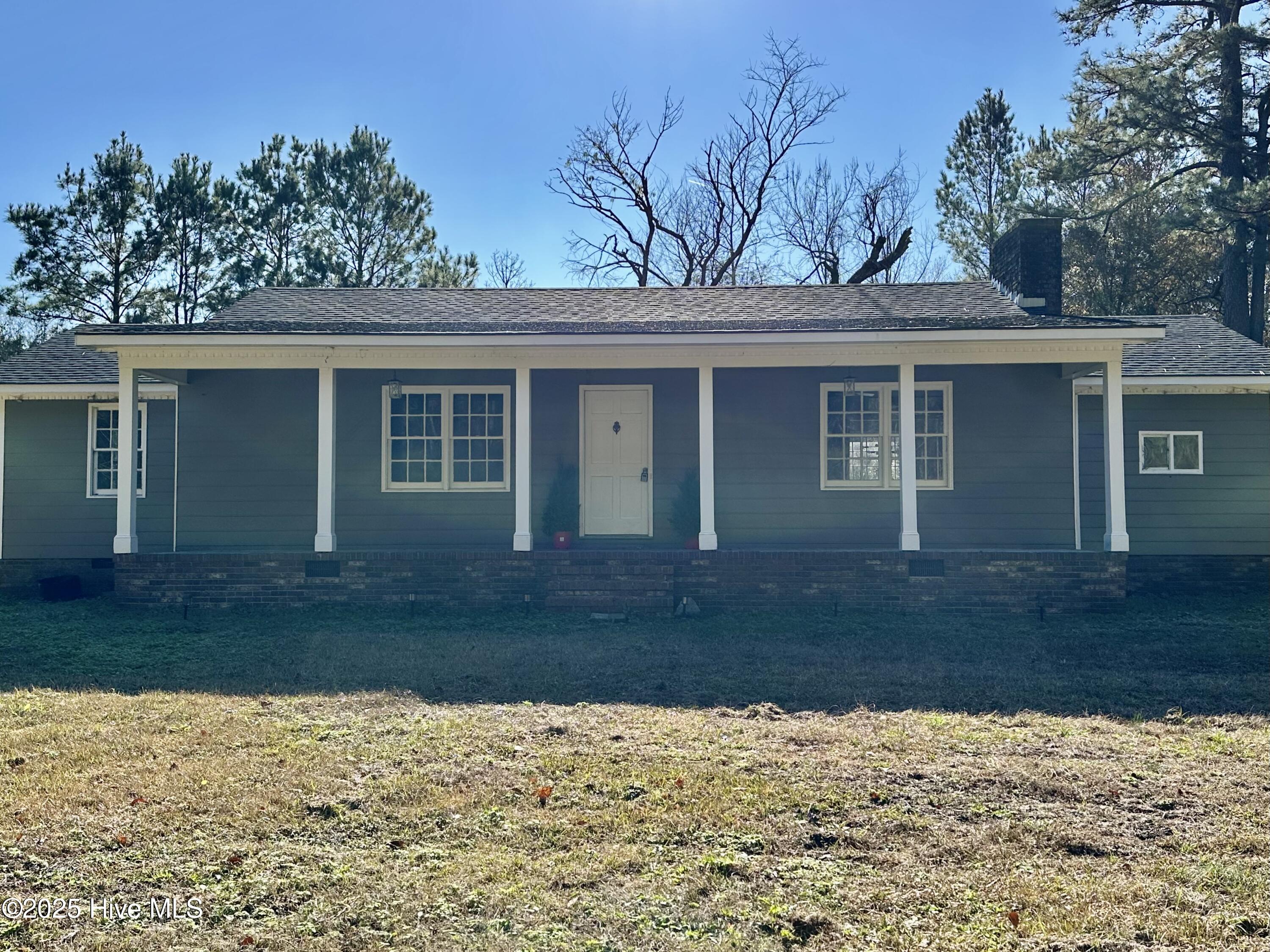 890 N Pine Street Property Photo 1