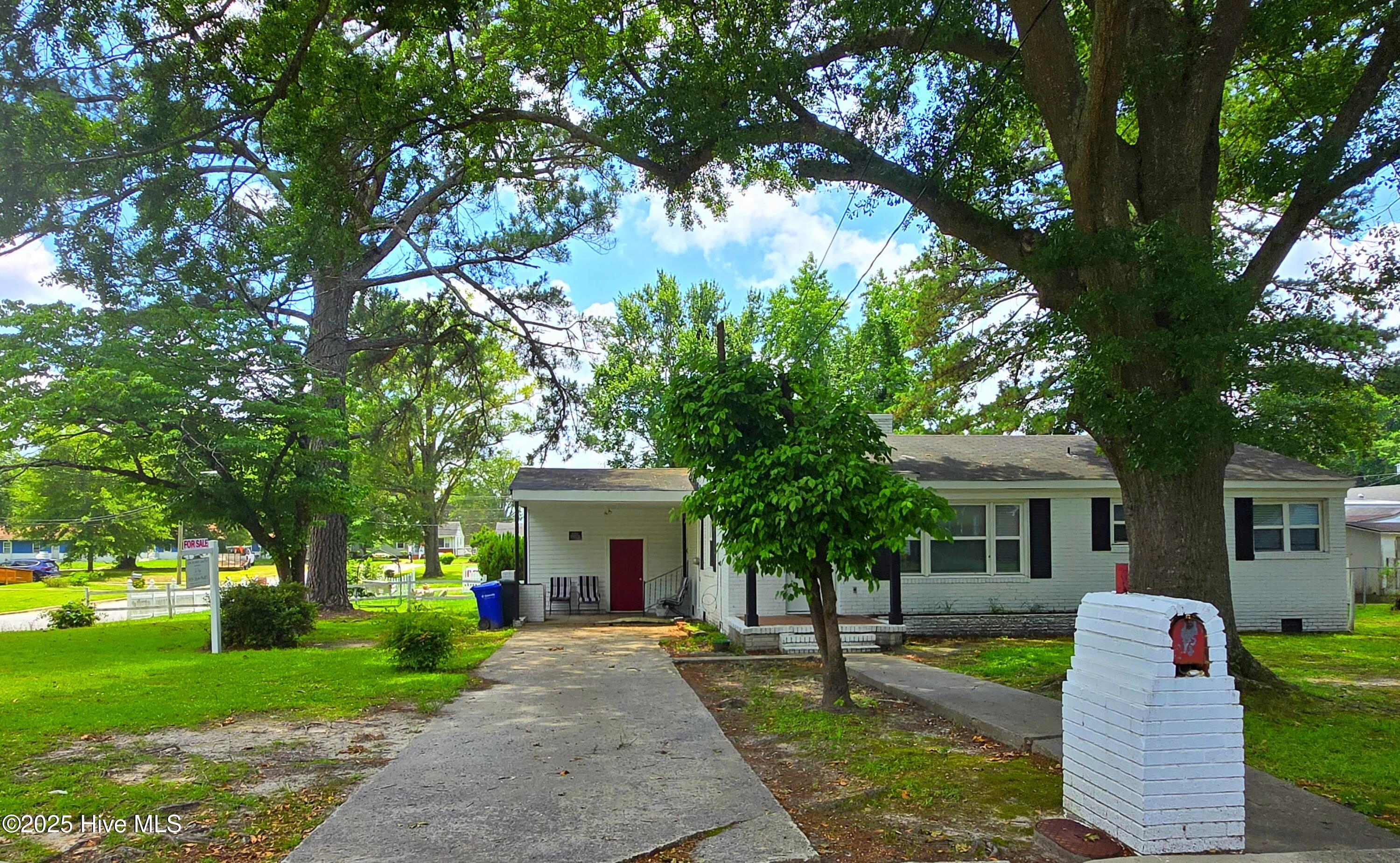 307 Clairmont Circle Property Photo 1