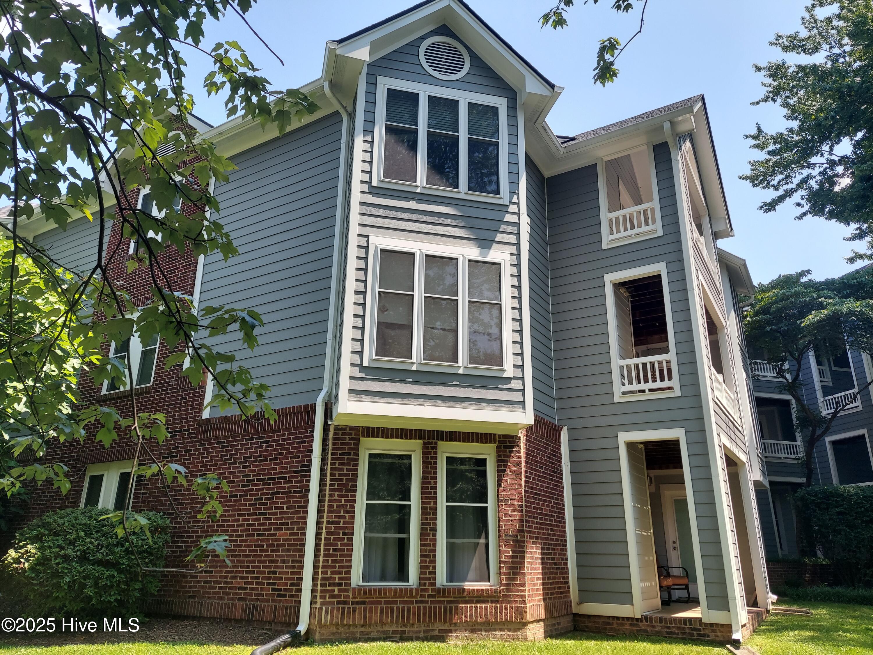 911 Washington Street 102