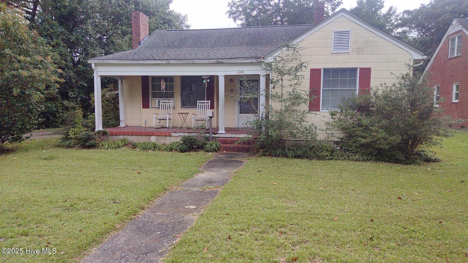 305 W Academy Street