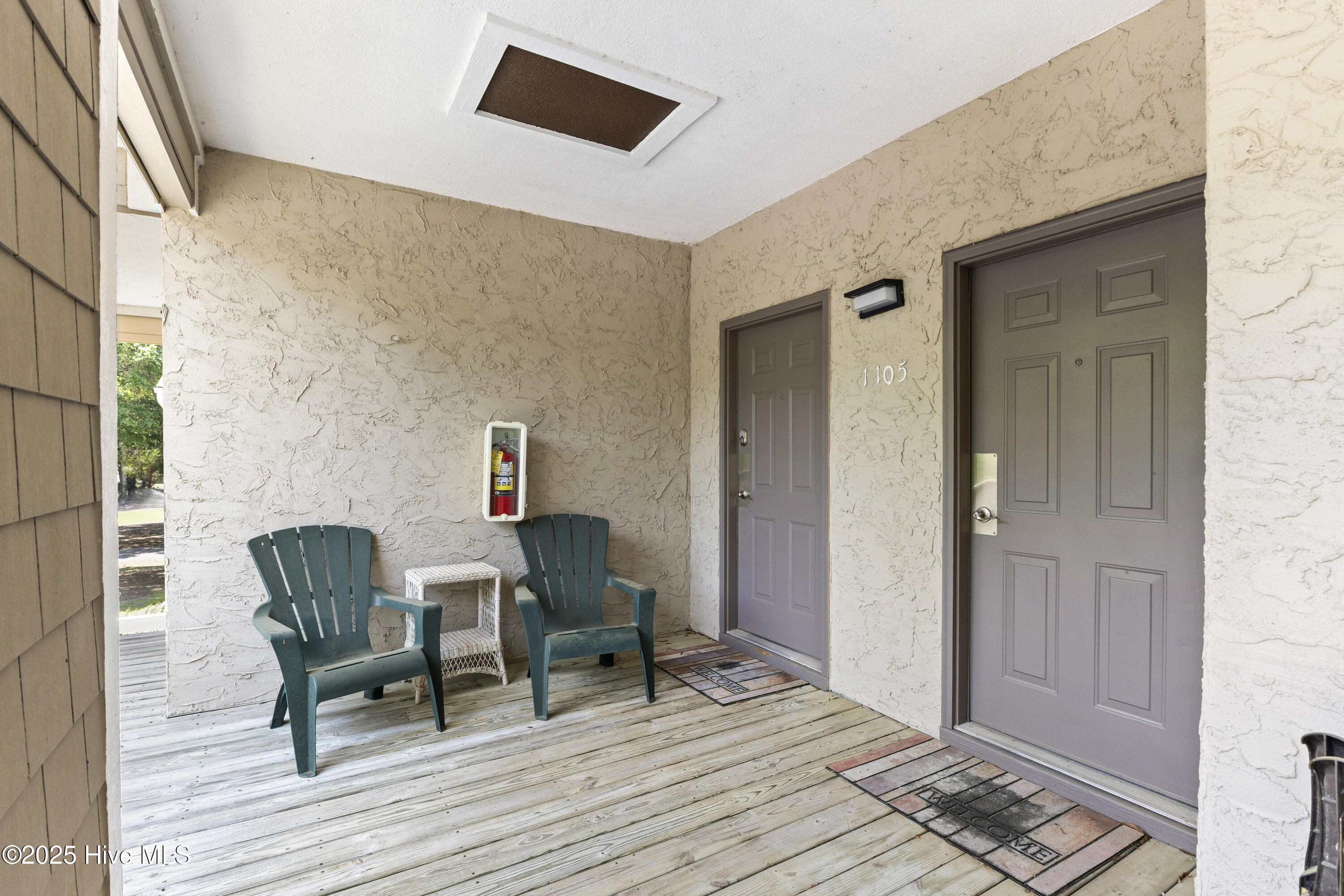 215 Kings Trail 1105 Property Photo 4