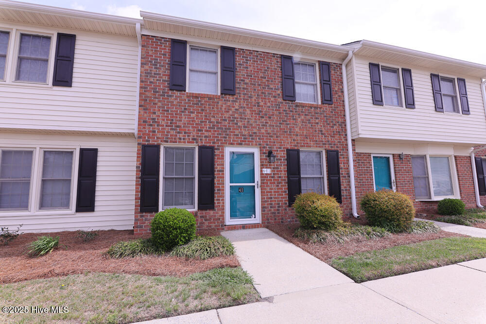 2700 Thackery Road 41