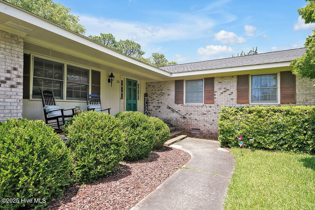 34 S Cardinal Drive