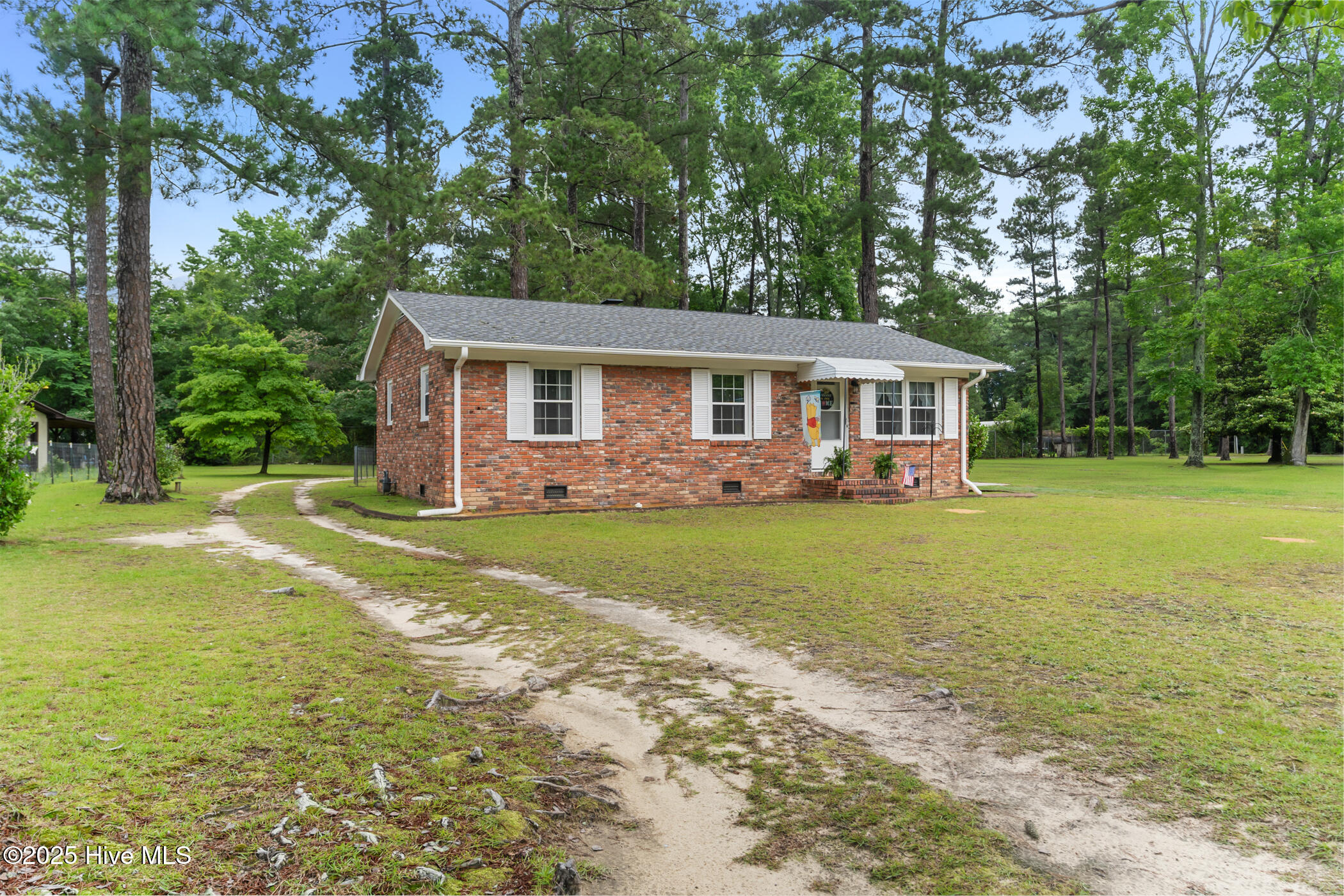 213 Hilltop Drive Property Photo 1